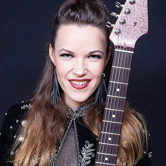 ERJA LYYTINEN ON GUITAR PLAYER'S LATEST ONLINE MAGAZINE!