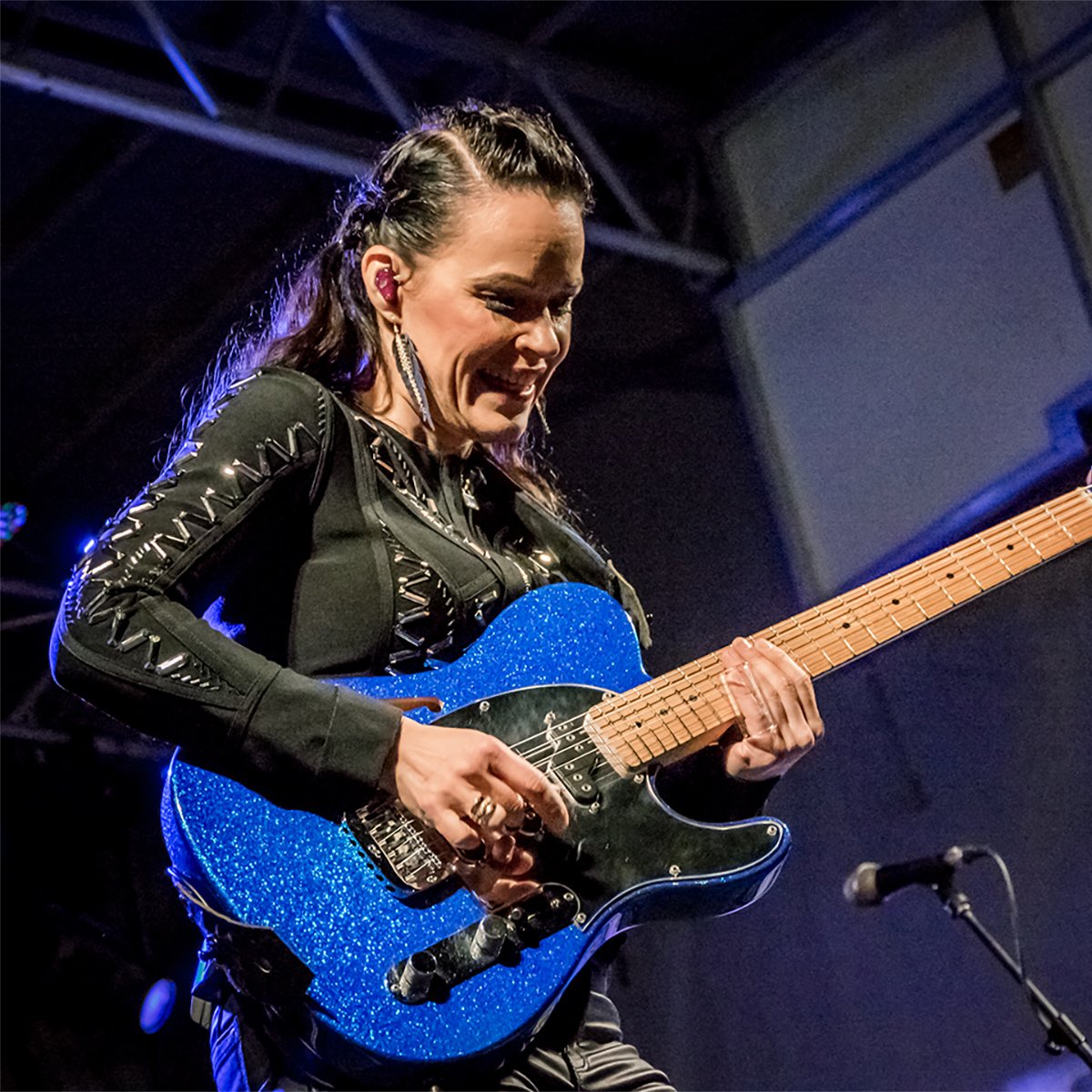 ERJA LYYTINEN REACHED TENTH PLACE IN THE VOTE OF GUITAR WORLD MAGAZINE