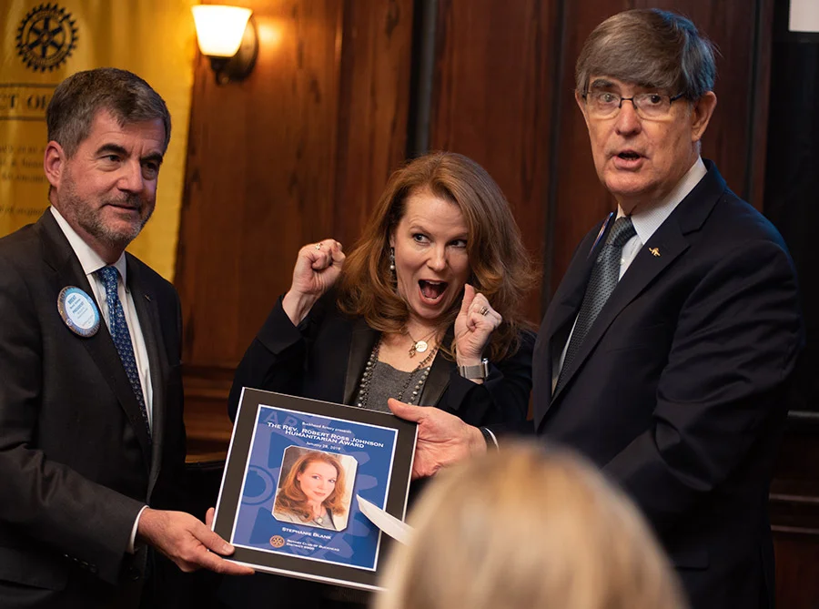 Stephanie Blank receives the 2018 Humanitarian Award.
