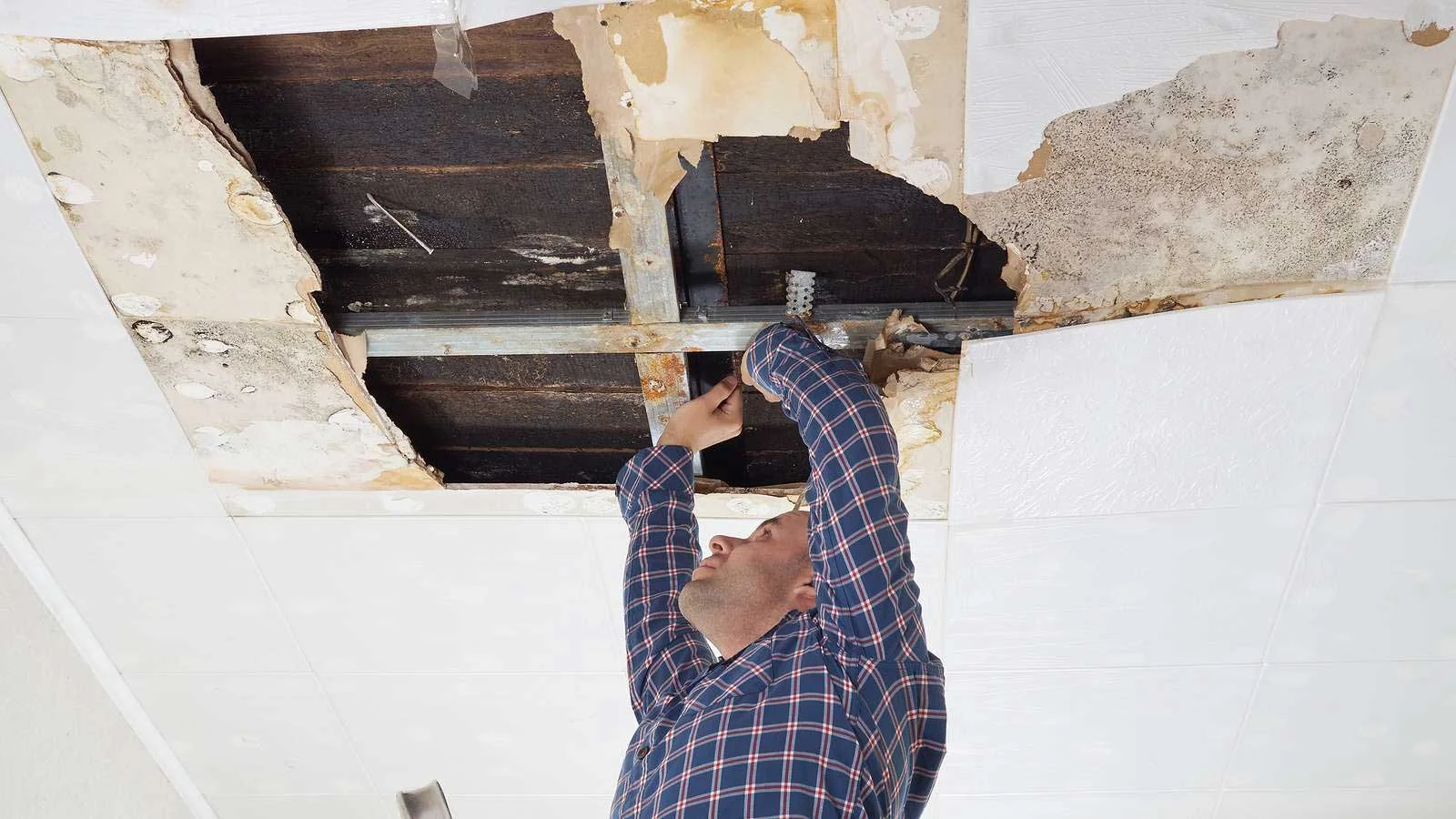 RoofInsuranceClaimsHeaderPhoto.jpg