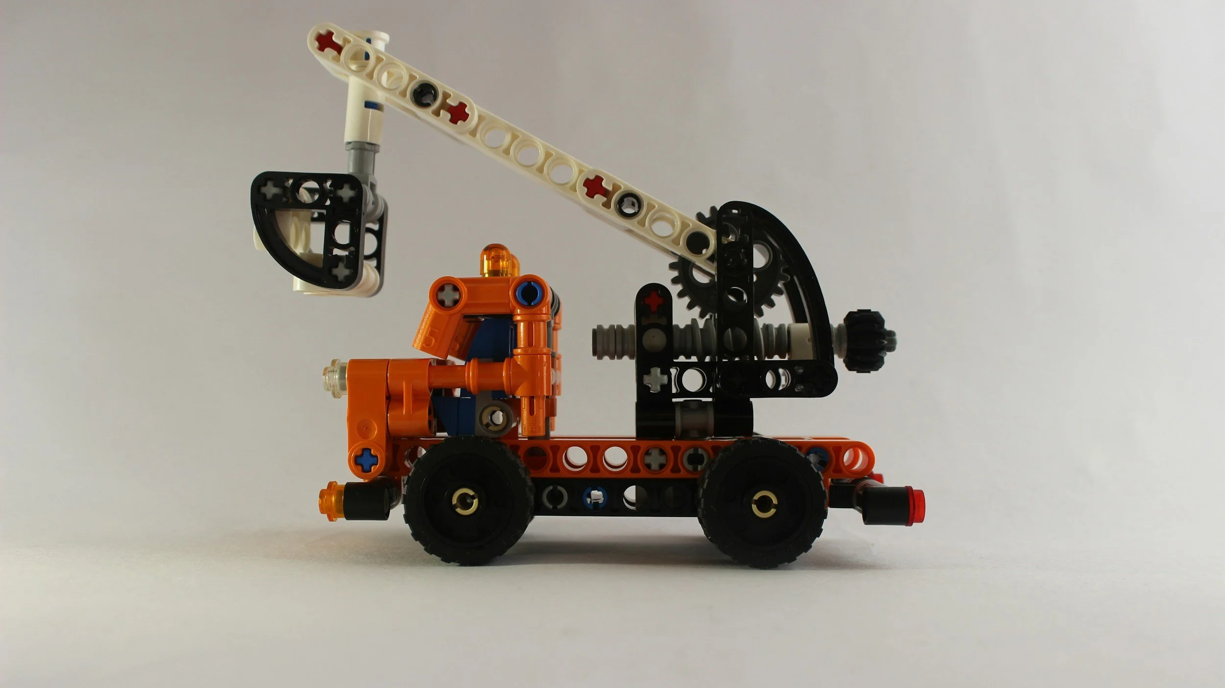 Image of a toy Cherry Picker