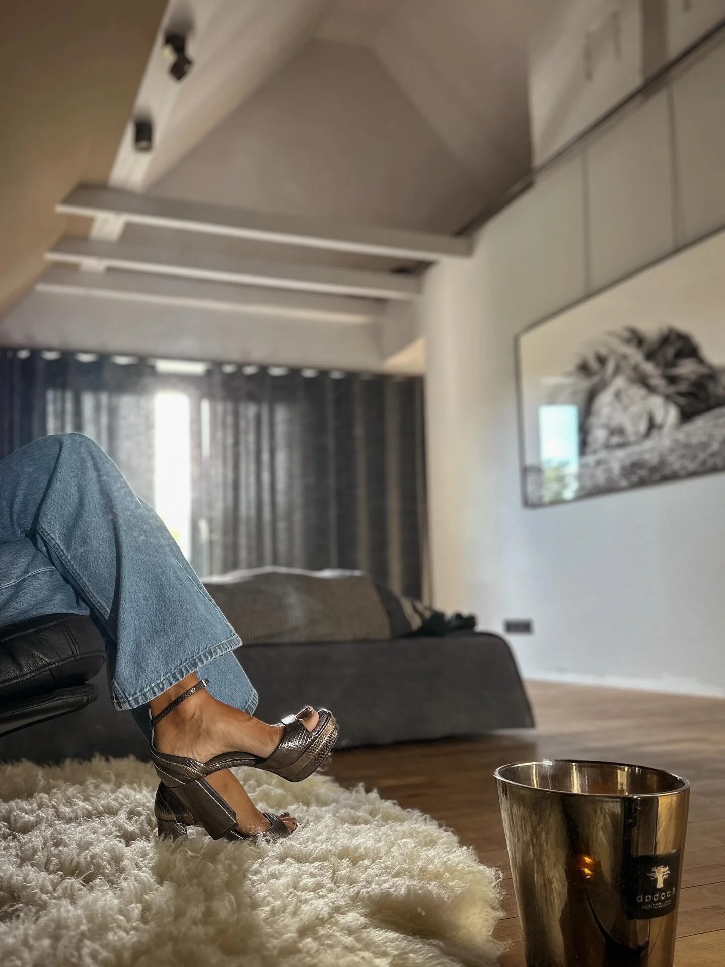 Was ist Dir wichtig im Schlafzimmer? Meine Kunden w&uuml;nschen sich ausschlie&szlig;lich Ruhe, Entspannung und Gem&uuml;tlichkeit. Daher verbanne ich Stauraumm&ouml;bel und doppelte Nutzung (Home Office) aus jedem Schlafzimmer und integriere viel Te