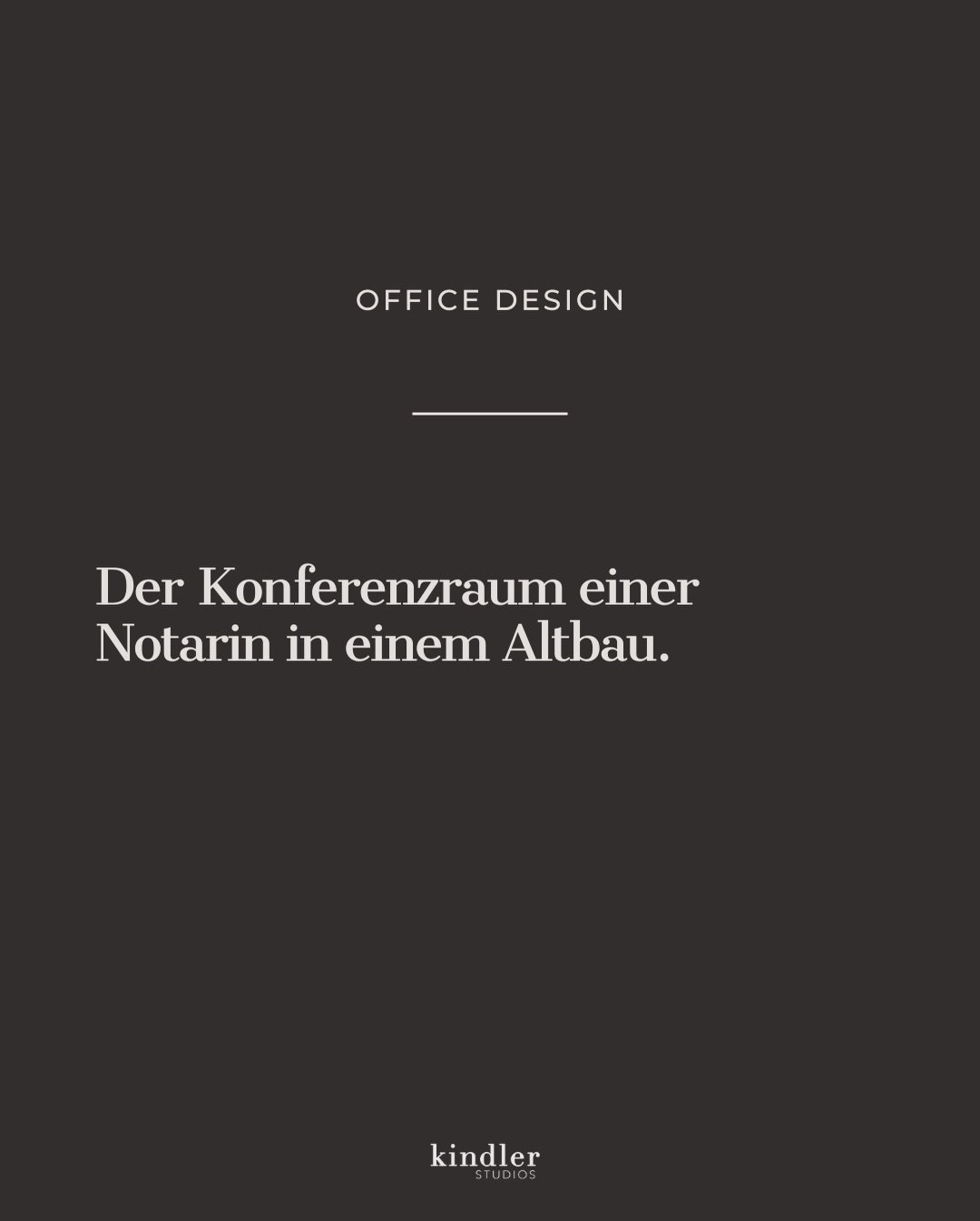 Eine Notarin &uuml;bernimmt eine Kanzlei und den dazugeh&ouml;rigen Konferenzraum.
Viel Holz, viele Designklassiker, viel von dem, was man kennt.
Das gibt Sicherheit. Aber es war einfach nicht sie.

Ihr Wunsch war eigentlich ganz klar:
ein Raum, der 