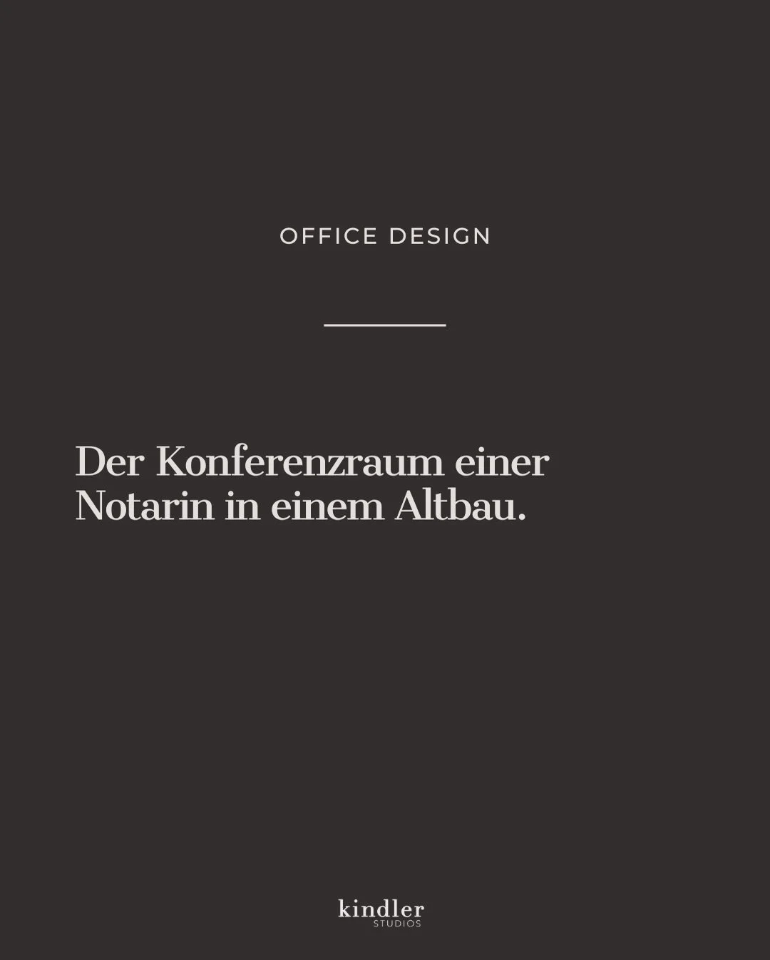 Eine Notarin &uuml;bernimmt eine Kanzlei und den dazugeh&ouml;rigen Konferenzraum.
Viel Holz, viele Designklassiker, viel von dem, was man kennt.
Das gibt Sicherheit. Aber es war einfach nicht sie.

Ihr Wunsch war eigentlich ganz klar:
ein Raum, der 