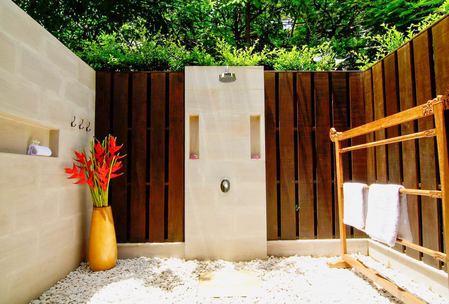 7.3 Bathroom 7 (Family Suite)-2.jpg