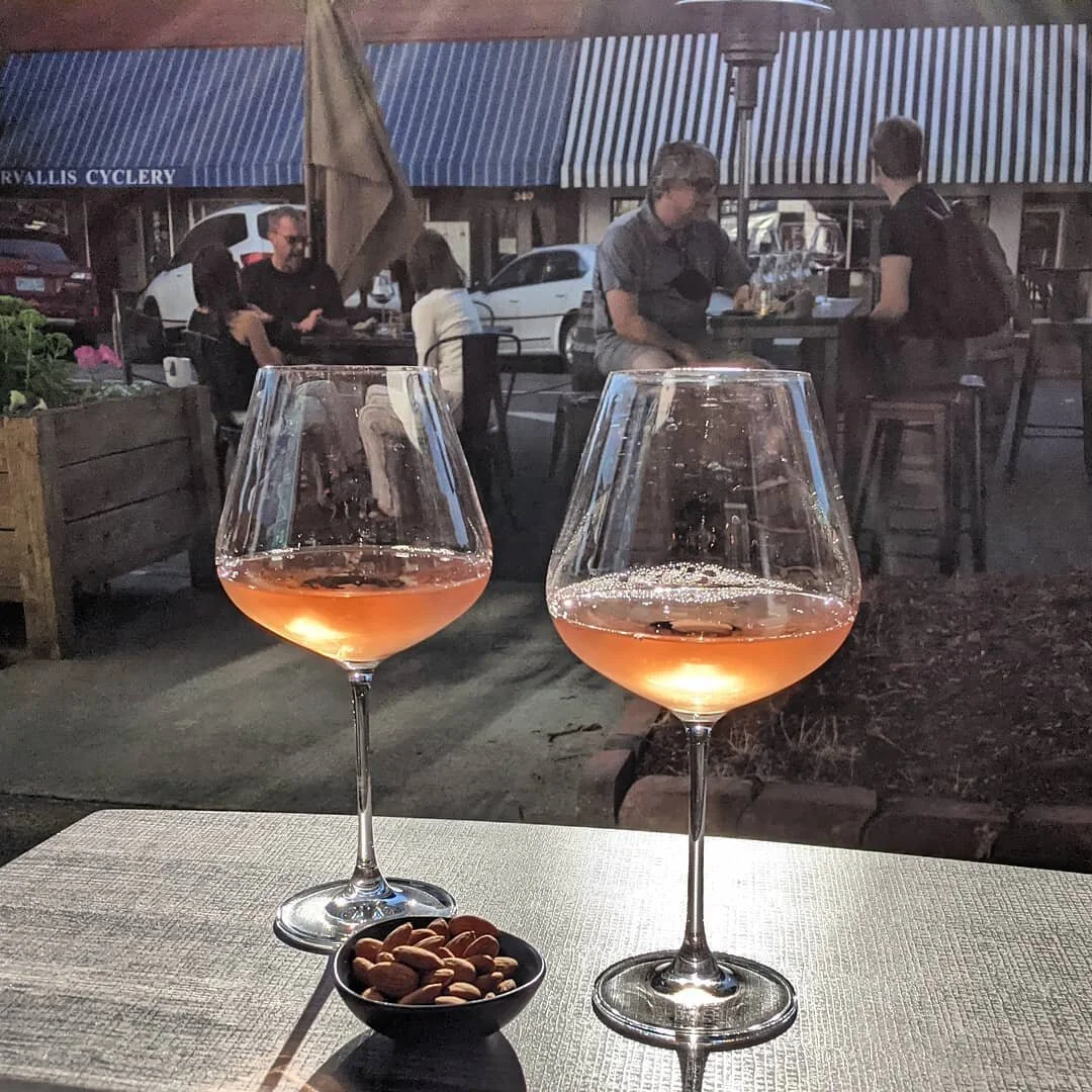 🌞 + Valcan White Malbec = summer bliss