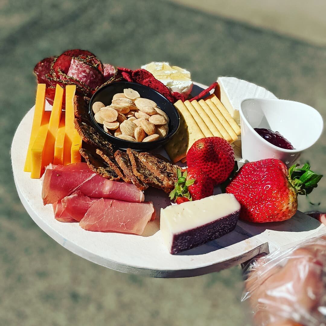 Coming in with our colorful platters to accompany your wine tasting ❤️