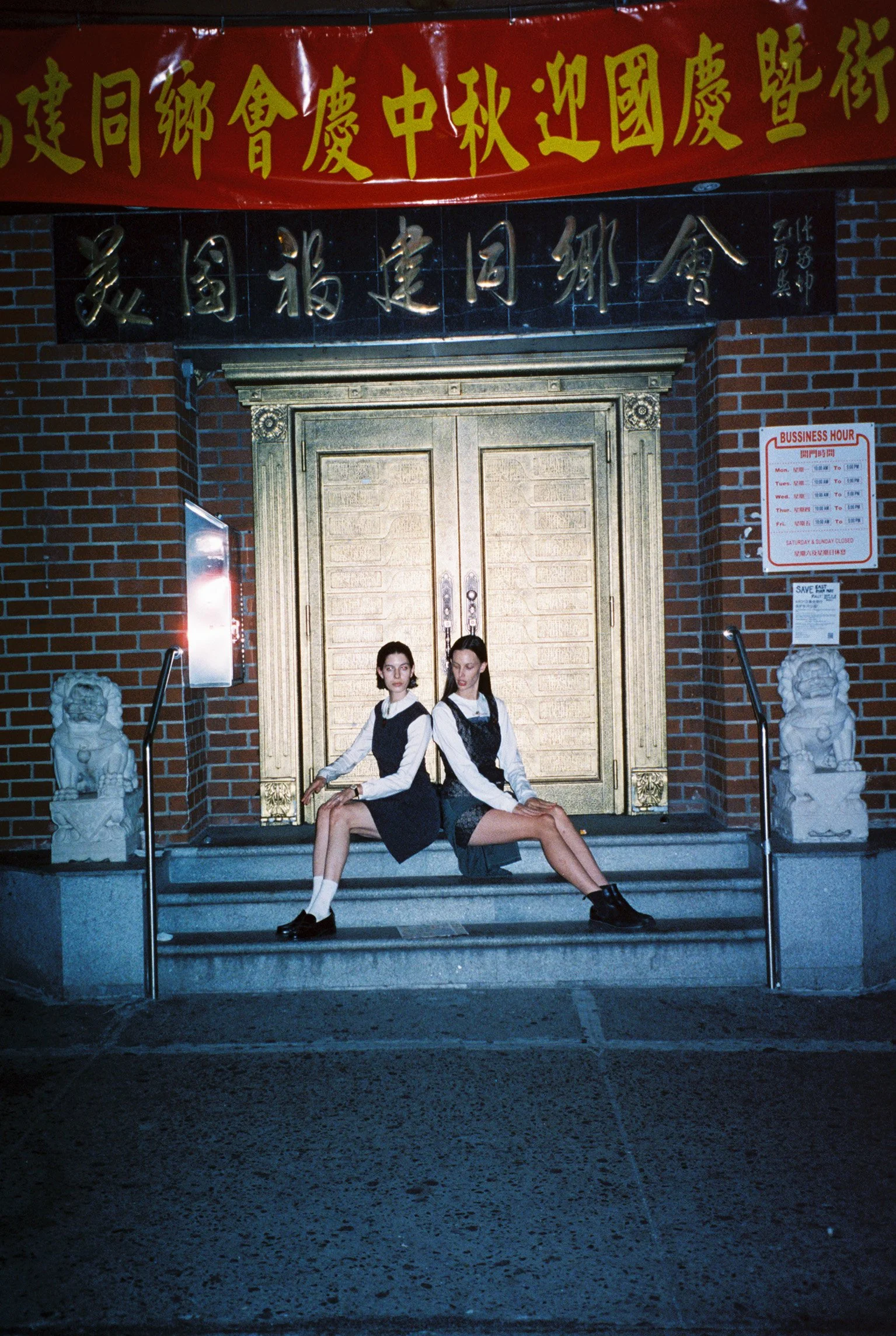 S827177-R1-E023.jpg