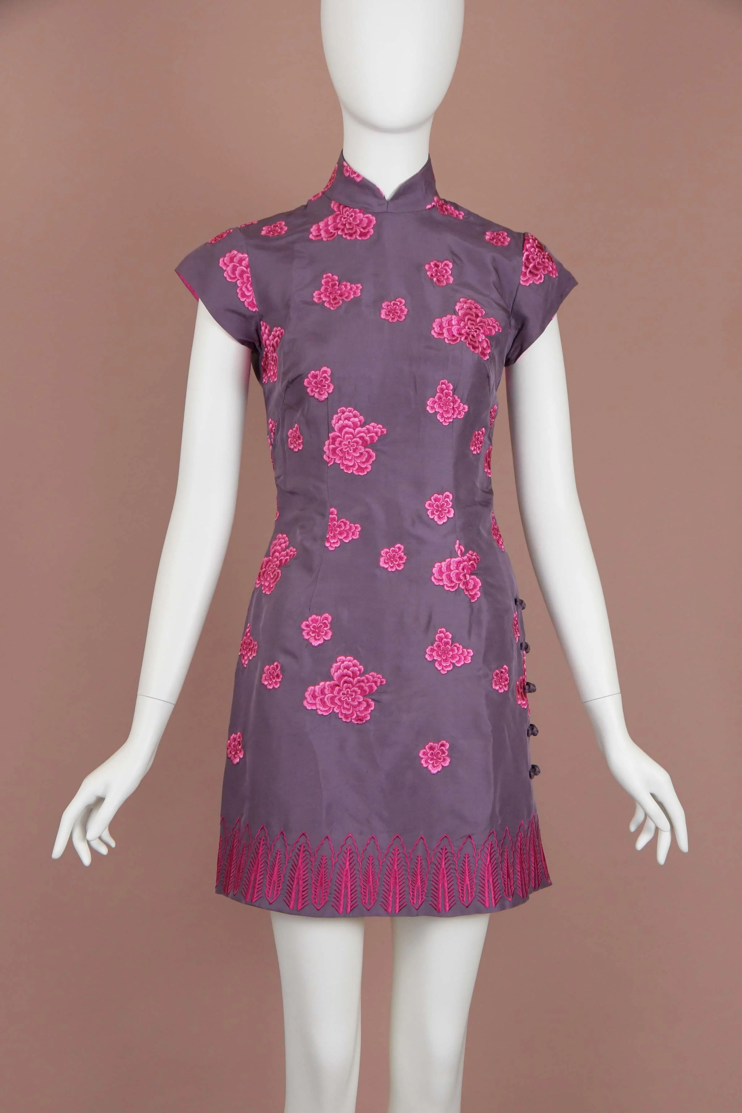 Shanghai Tang Magenta Embroidered Chrysanthemum Cheongsam (XS/S)