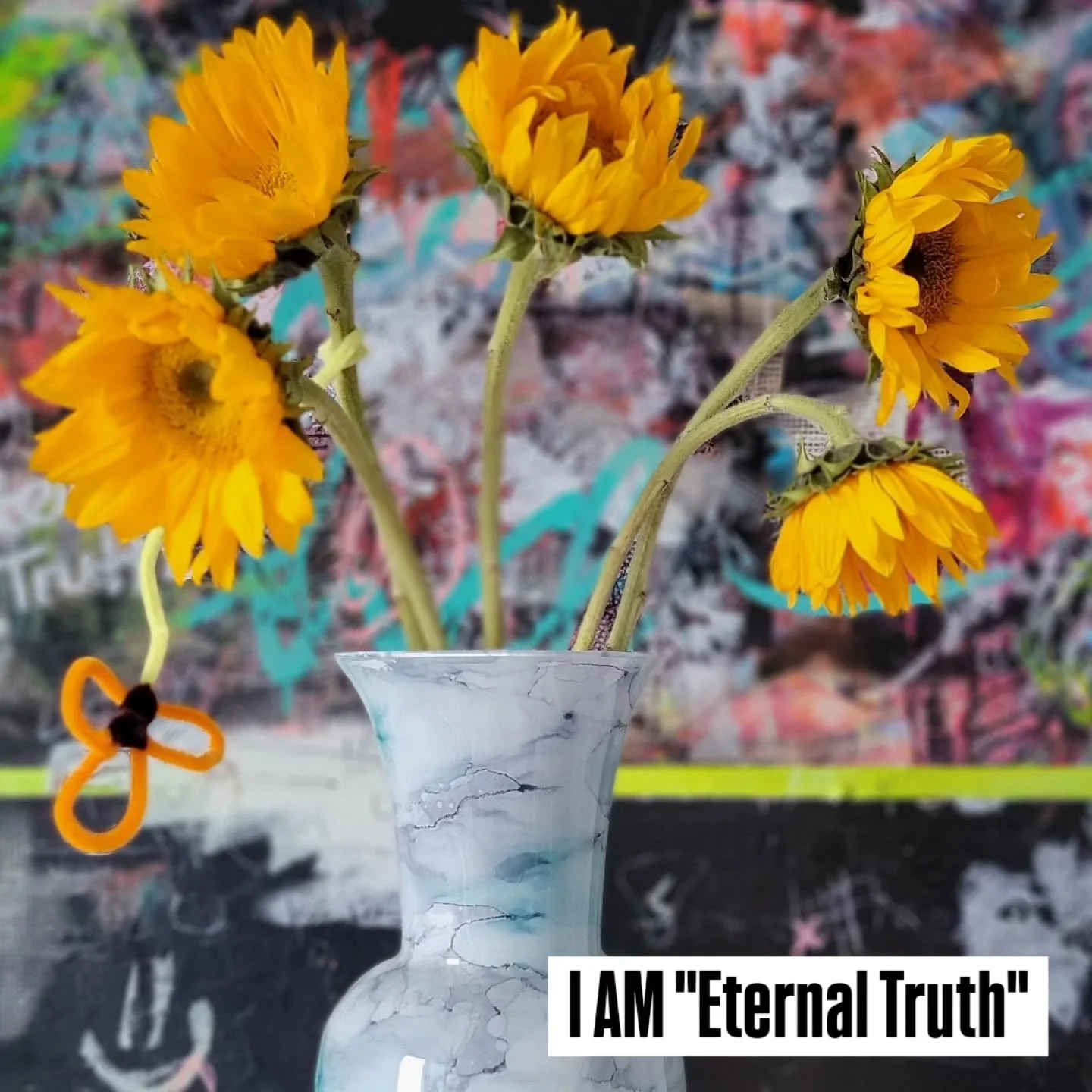 Here&rsquo;s why bold art changes a space instantly.

Bold art changes a space instantly because it speaks to both the nervous system and the emotions before the mind has time to analyze. Sooooo good! Recently, I visited Lake Tahoe and walked into a 