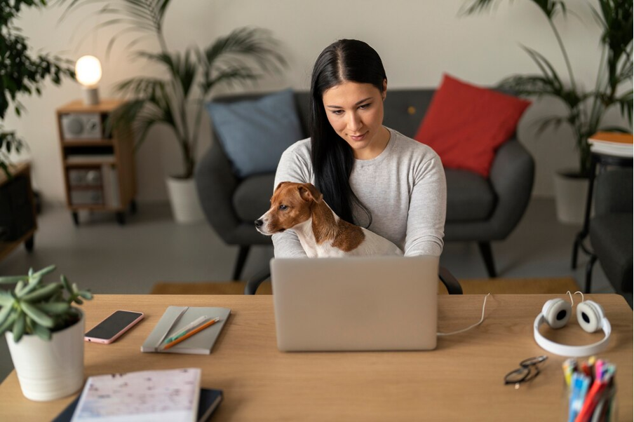Embracing the Digital Nomad Lifestyle with Your Pet