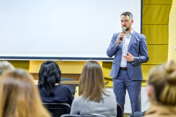 Pastoral Ministry: Leaders are rarely seen as lonely individuals since they are constantly making presentations and in the company of people.