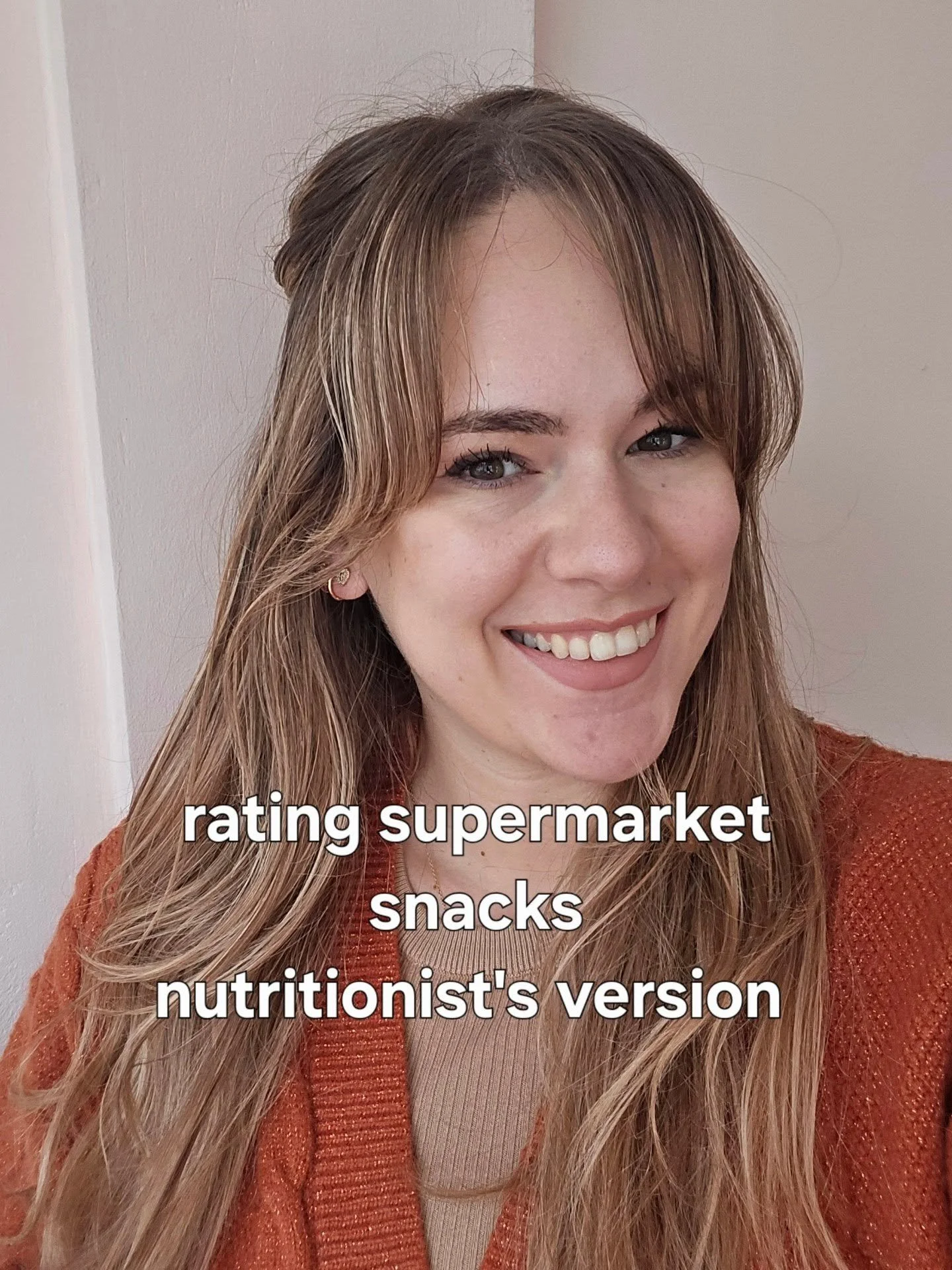 Hey girls! Let's get real, meal prep and cooking from scratch can be overwhelming. Sometimes, you can just buy the snacks. You don't have to be pitting dates to make protein balls from scratch every Sunday. 

 I'm sharing my top @marksandspencerfood 