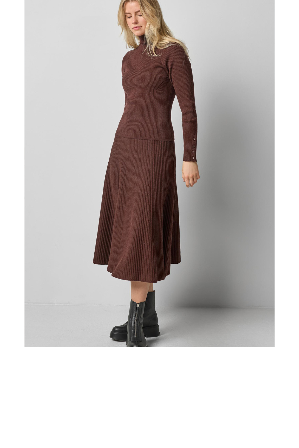 WEBSITE PRODUCT ENTRY -LP-FLARED SKIRT-JAV-FF.png