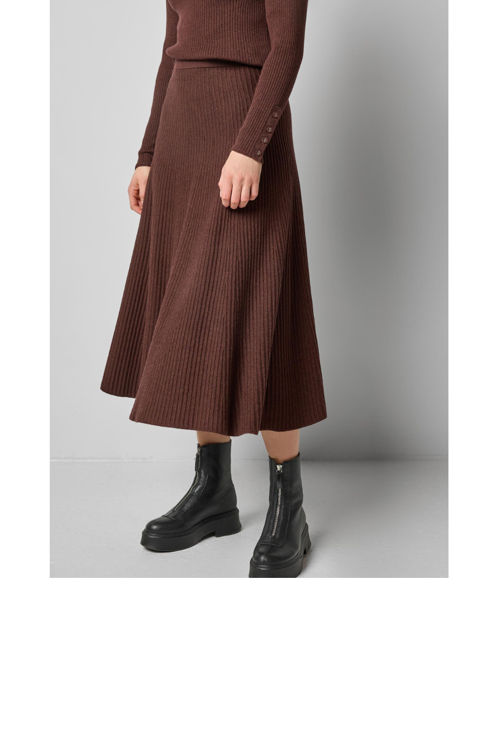 WEBSITE PRODUCT ENTRY -LP-FLARED SKIRT-JAV-F.png