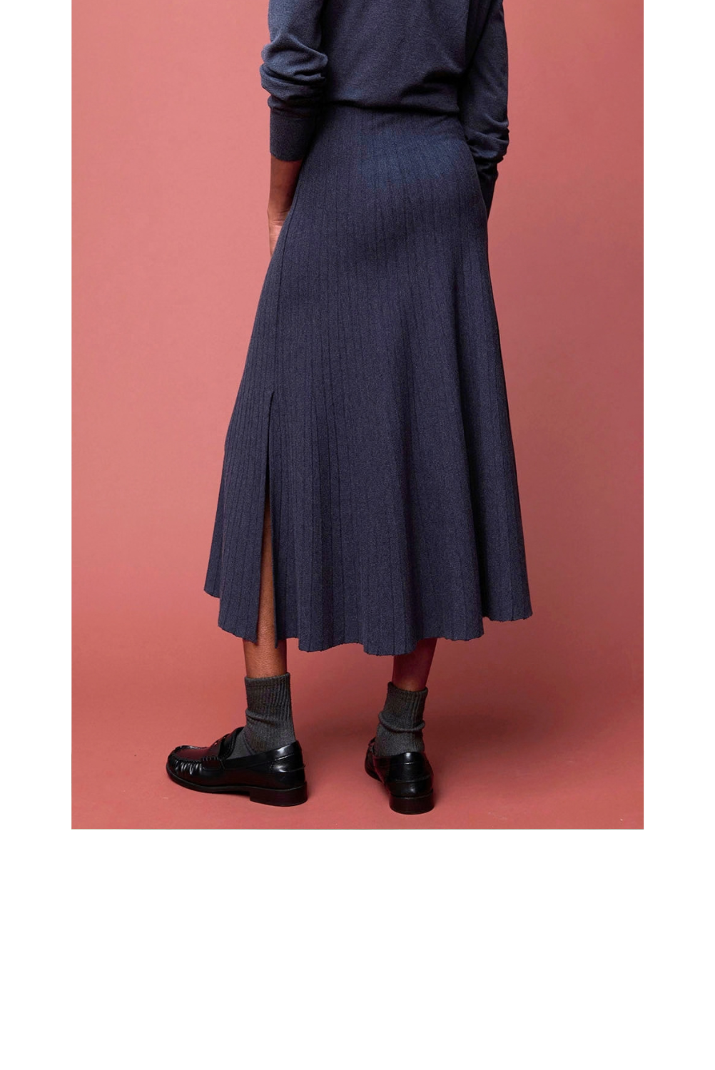 WEBSITE PRODUCT ENTRY-AM-Rib Knit Midi Skirt-HTR NVY-B.png