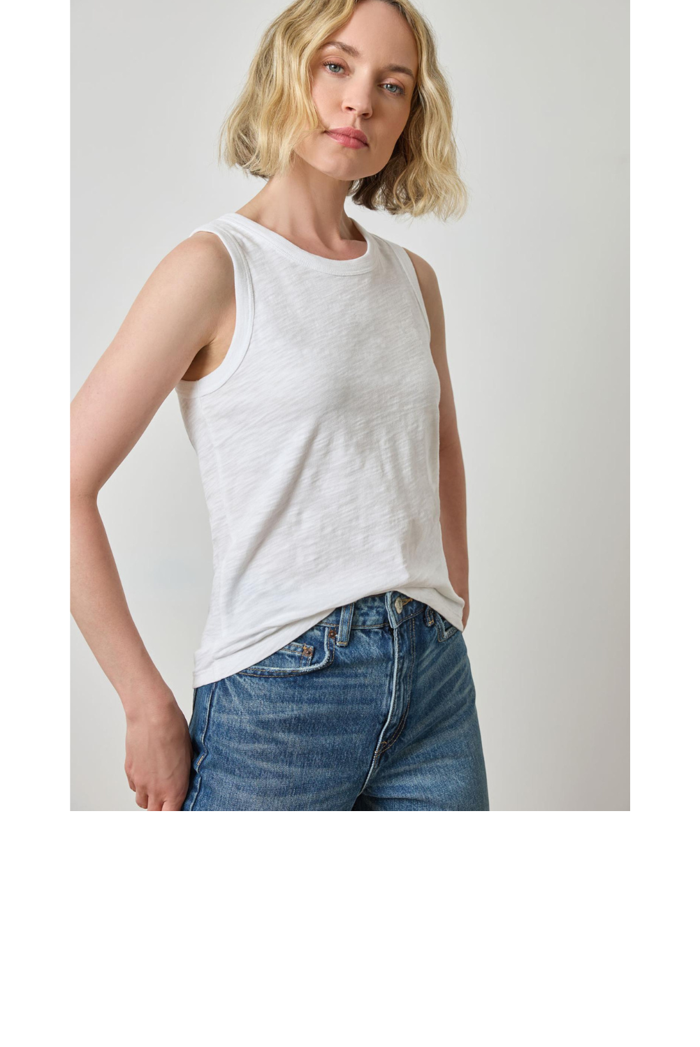 WEBSITE PRODUCT ENTRY-LP-Back Seam Tank-WHT-S.png