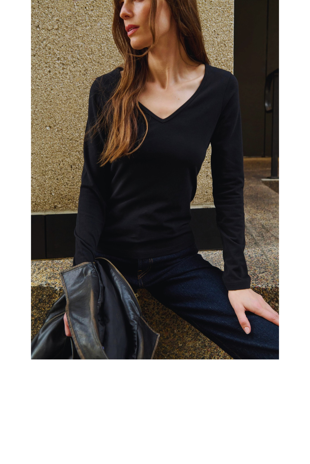 Demi V-Neck Top -Black