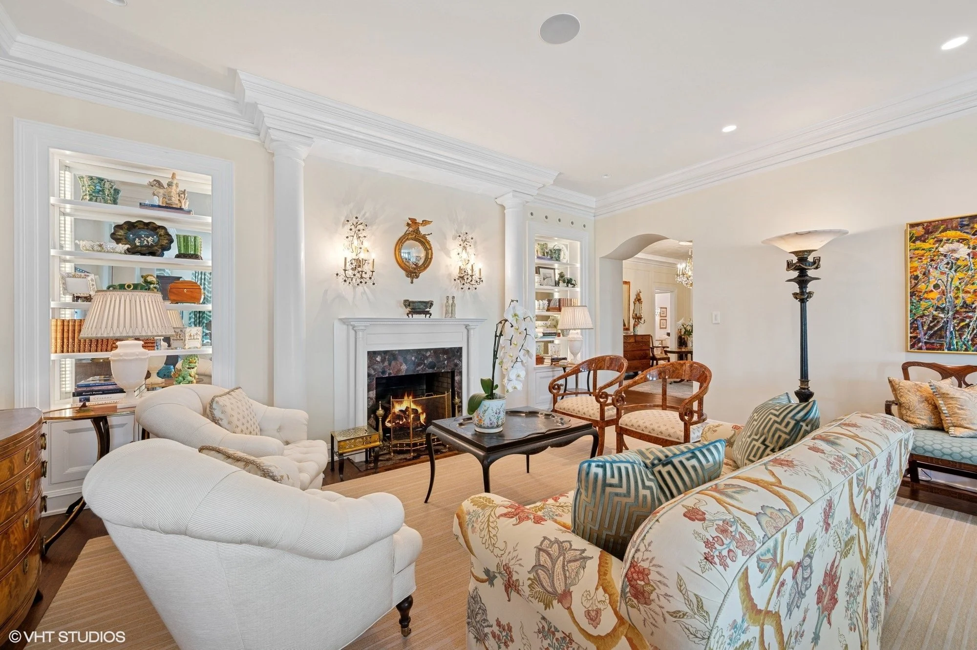 04_1500NLakeShoreDr_Unit_165_LivingRoom_MRED_2000x1333.jpg