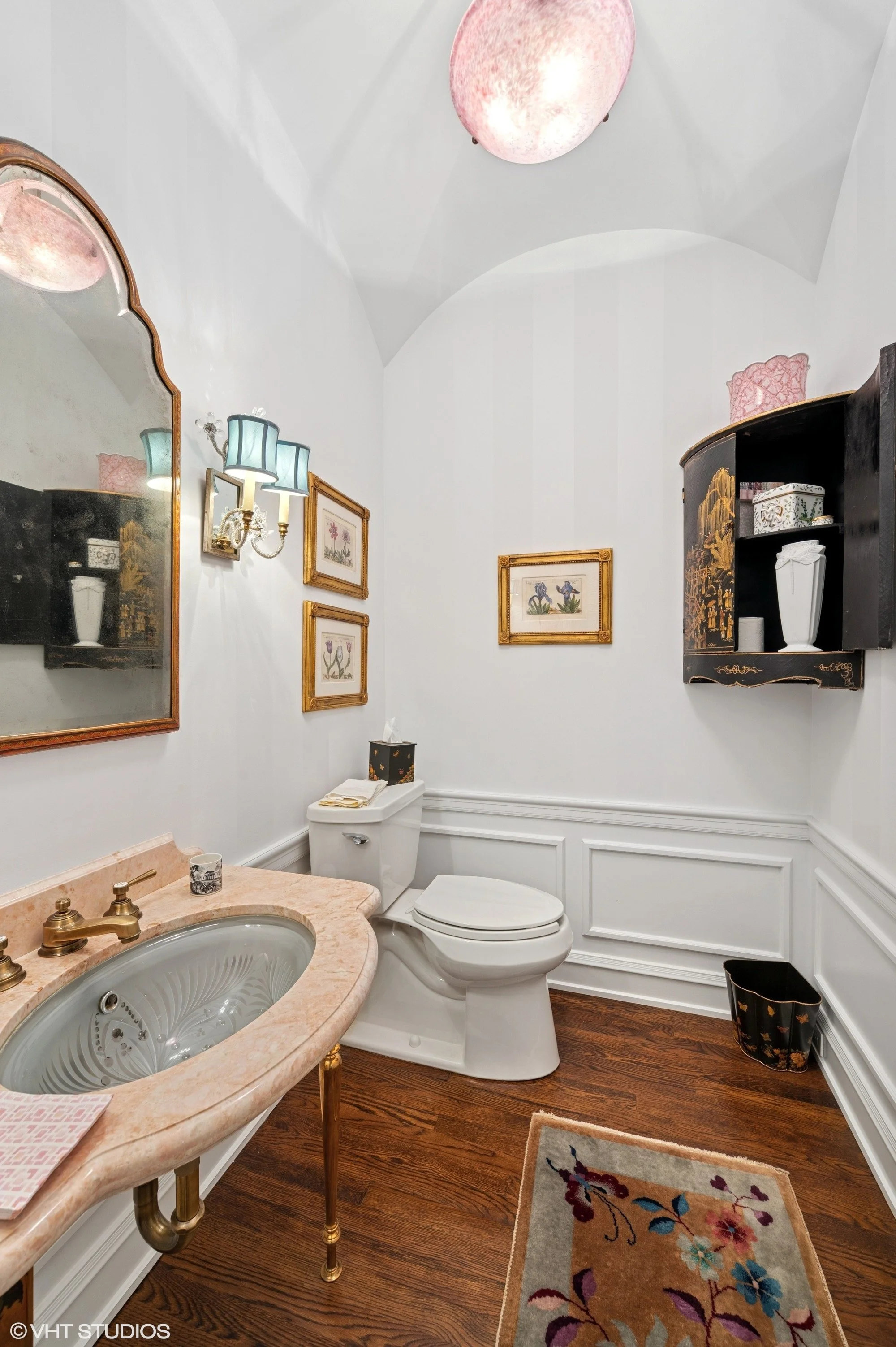 25_1500NLakeShoreDr_Unit_7_HalfBath_MRED_2000x1333.jpg