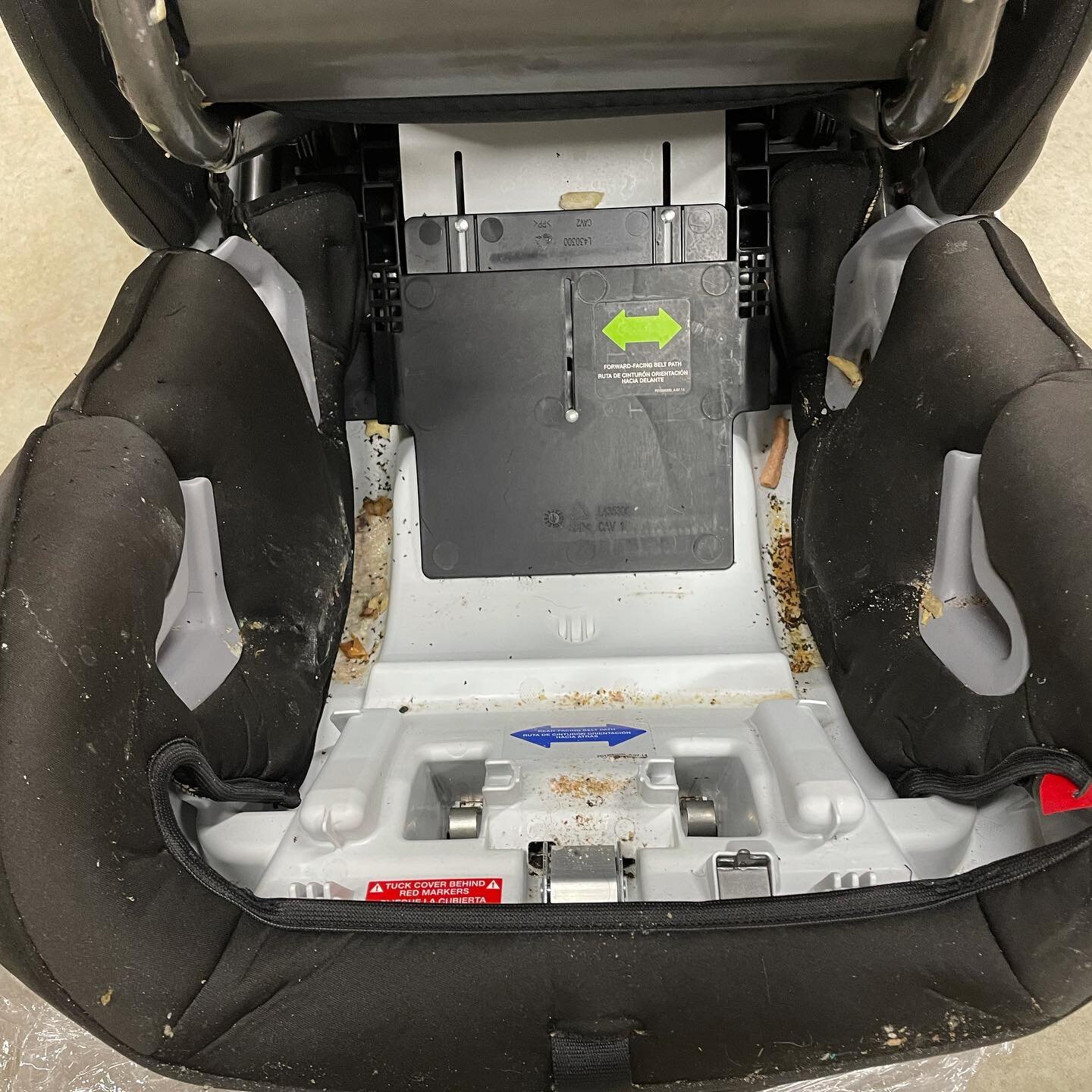 Bit of a spewy clean last night 🧼 

#buggyboutique #buggycleaningbusiness #buggycleaning #carseatcleaning #britax #britaxclicktight