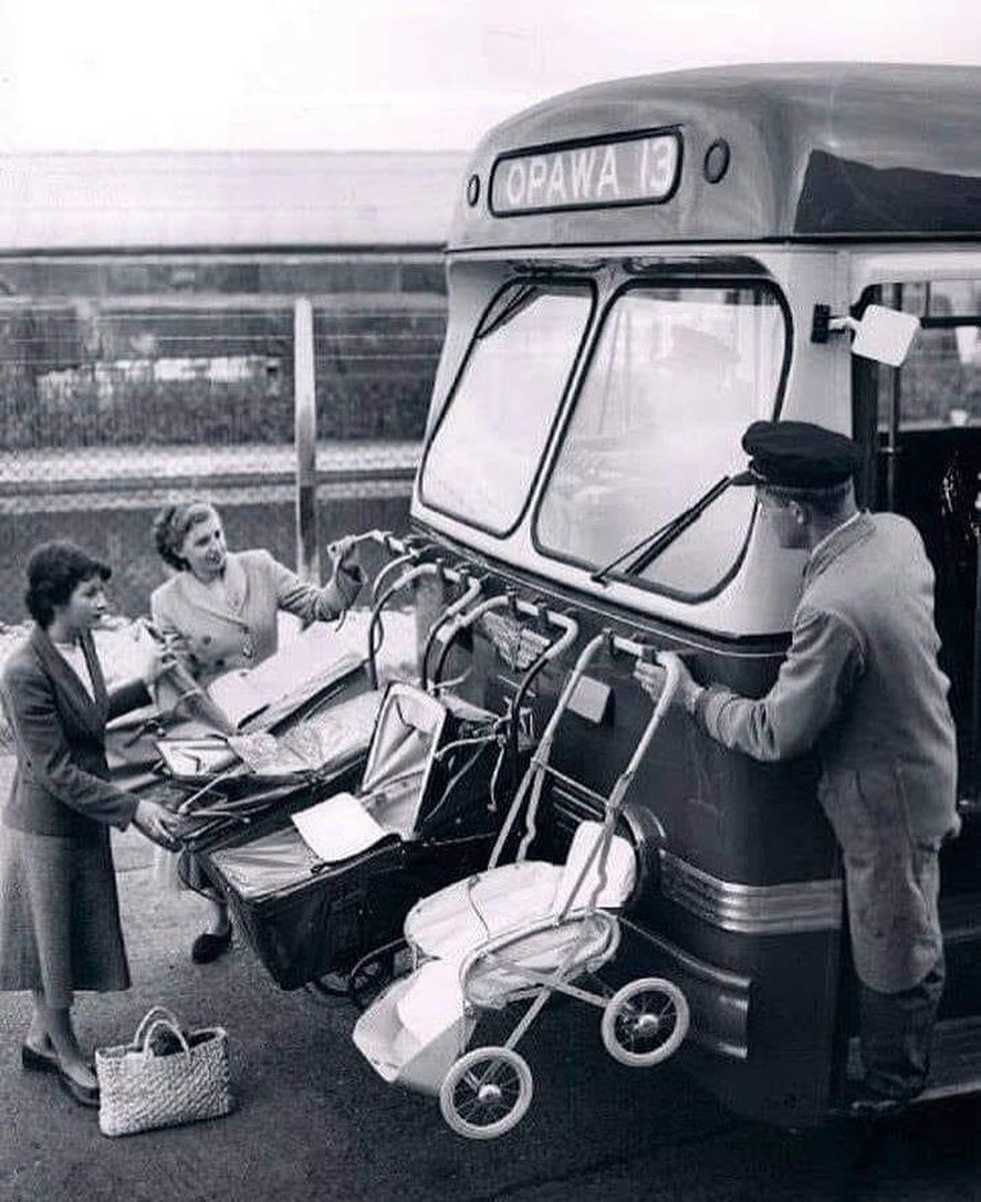 How many Mums would willingly place their buggy on the front of a bus like this these days?? 😬

#buggyboutique #buggycleaningbusiness #buggycleaning #buggy