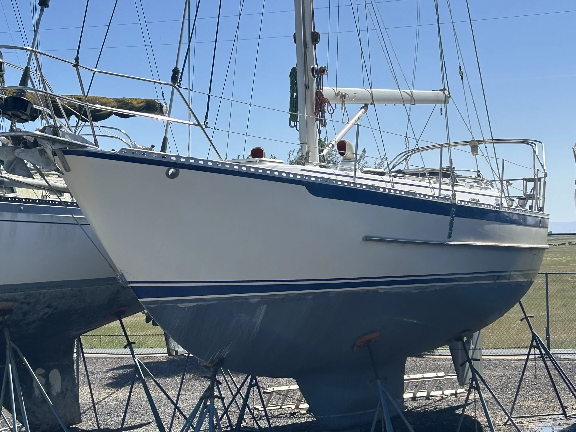 40' Pacific Seacraft Cutter 2002