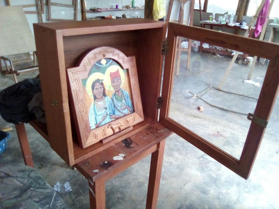  Johnny Aubert has finished the Kiot (little box) the icon of San Roque and San Rocha will dwell in. 