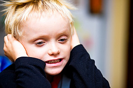 earache-boy-in-article