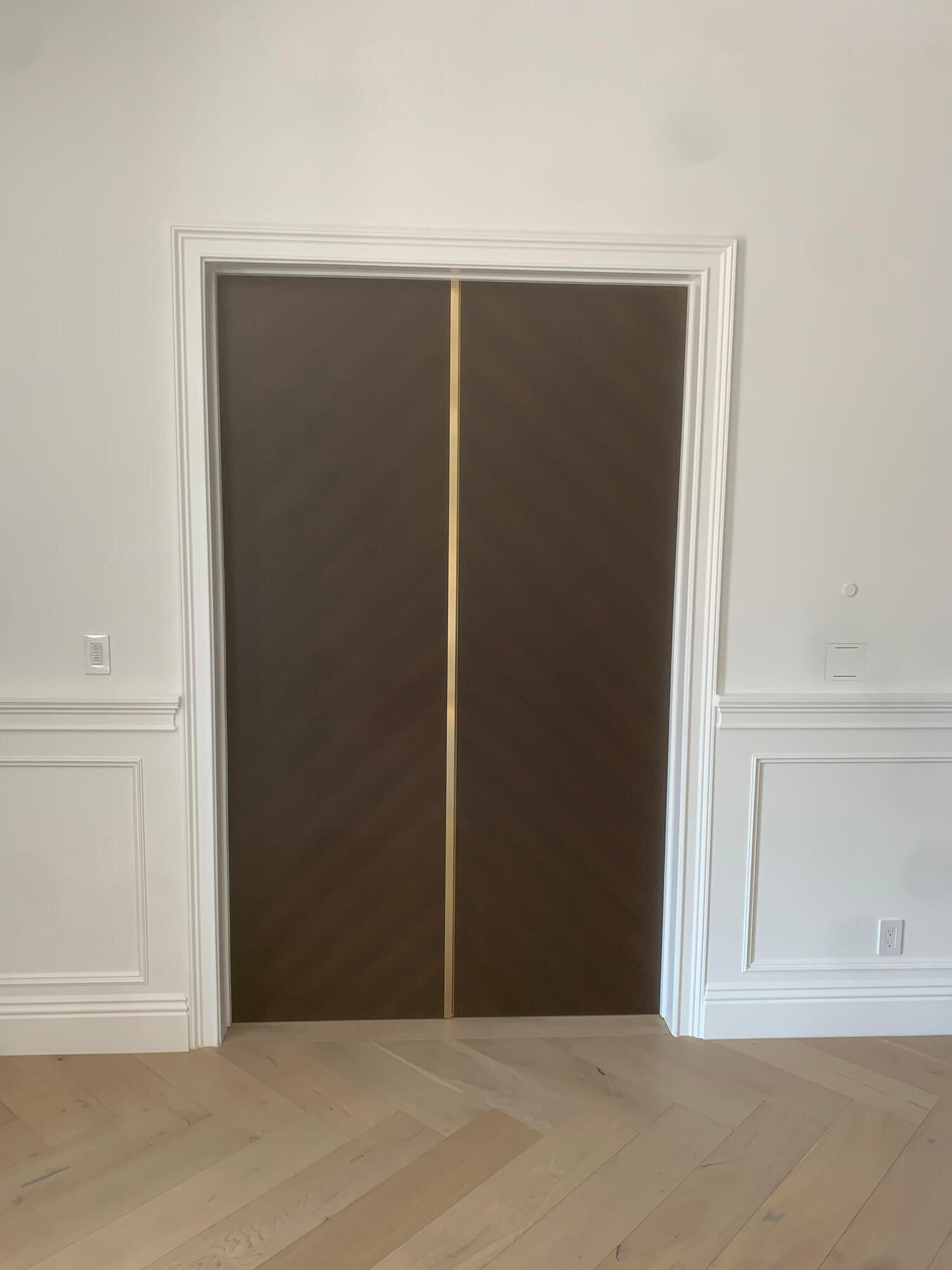 custom-closet-door-brown-1500x2000.jpg