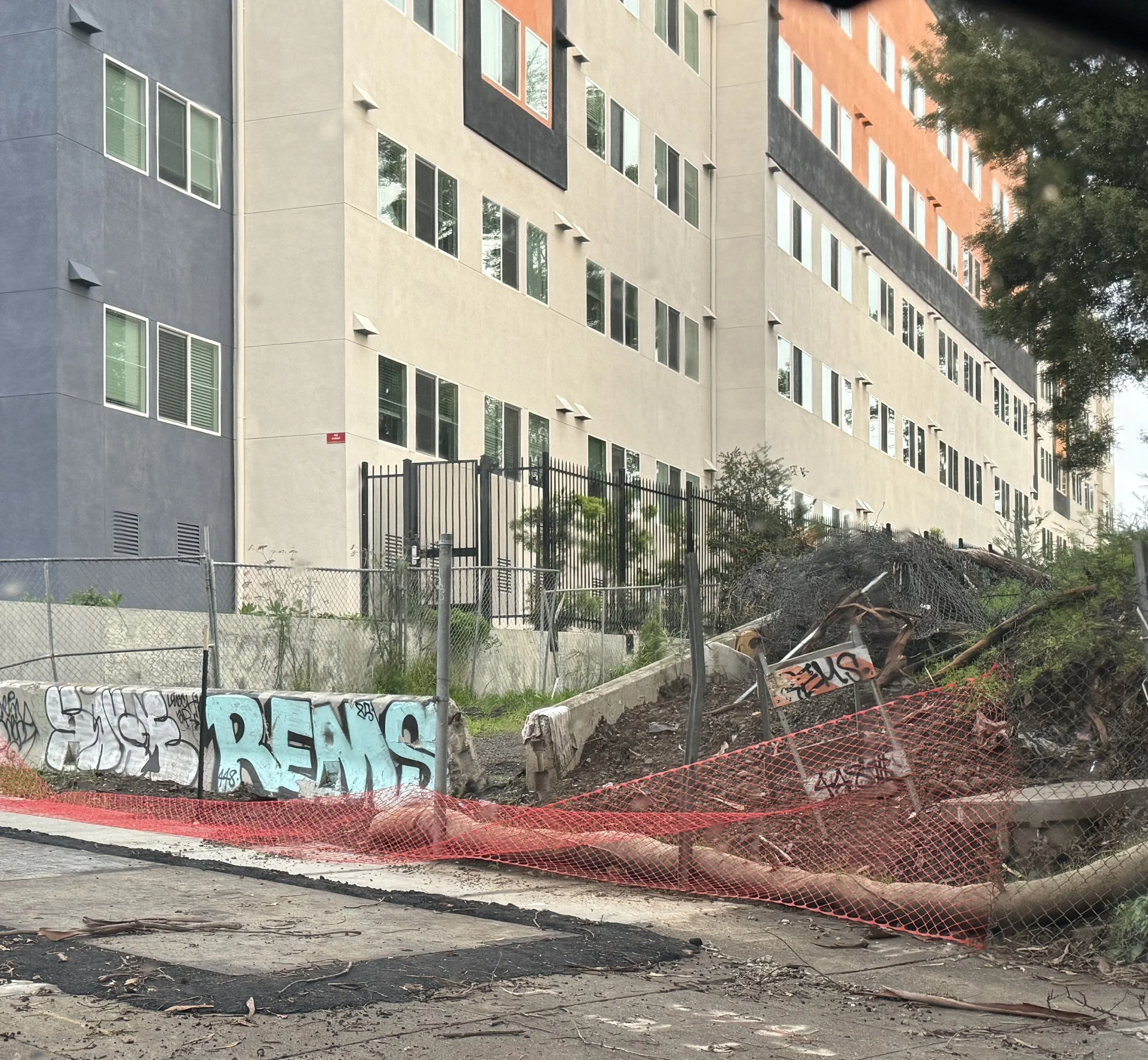 "Sideshow" High Street, Oakland 