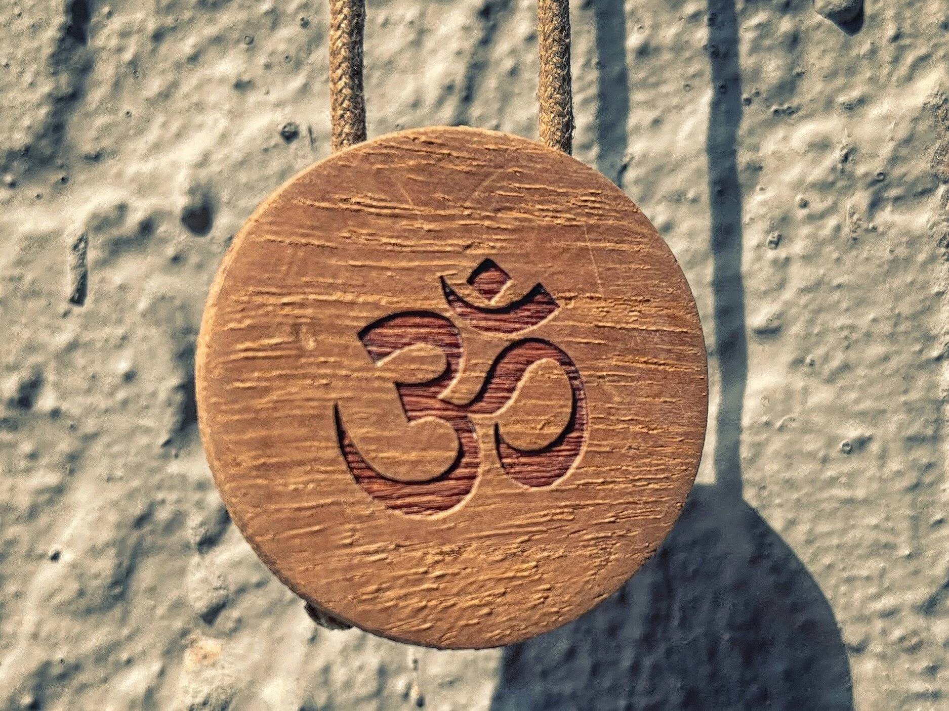 Tại sao chúng mình niệm Om trong Yoga?