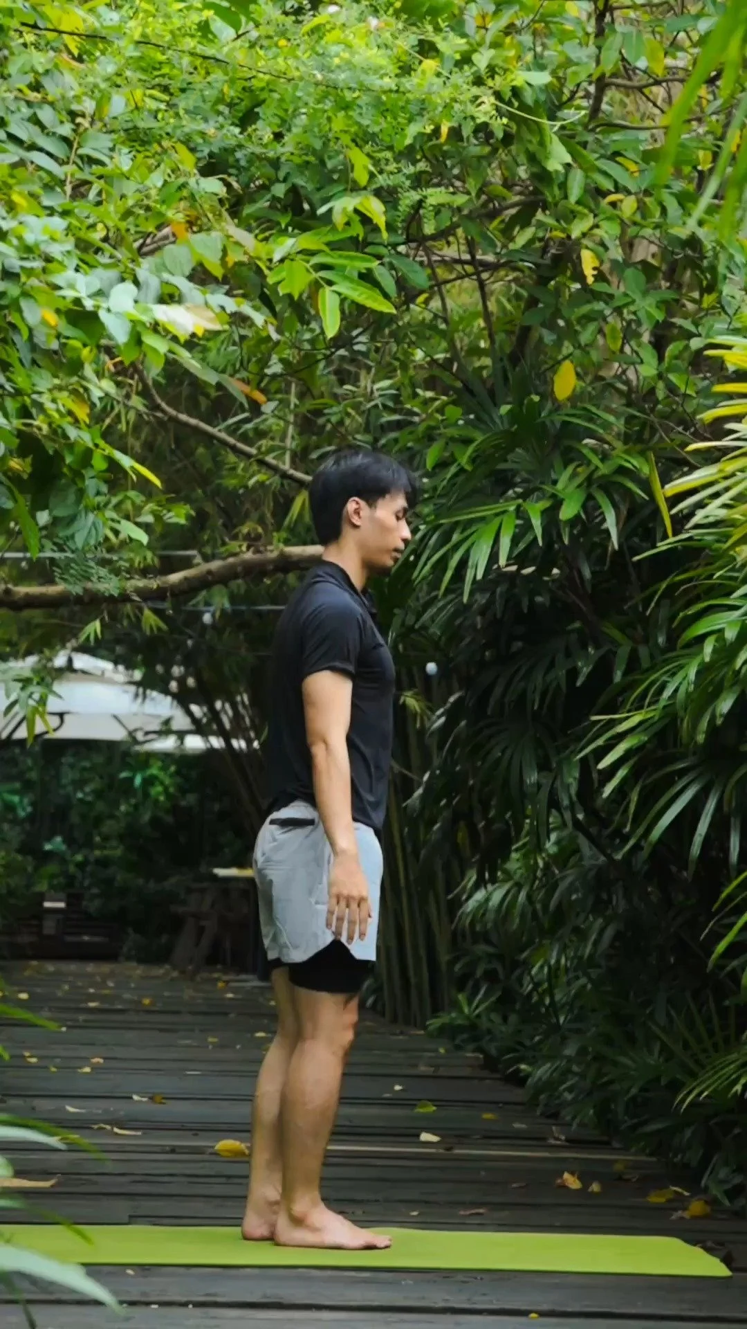 Meet Cường - the kind of flow you don&rsquo;t really see, but you feel. 🌿

Not in the big, dramatic movements&hellip;
but in the tiny things we often forget to pay attention to.
The easing of your jaw.
The gentle turn of your wrist.
That quiet pause