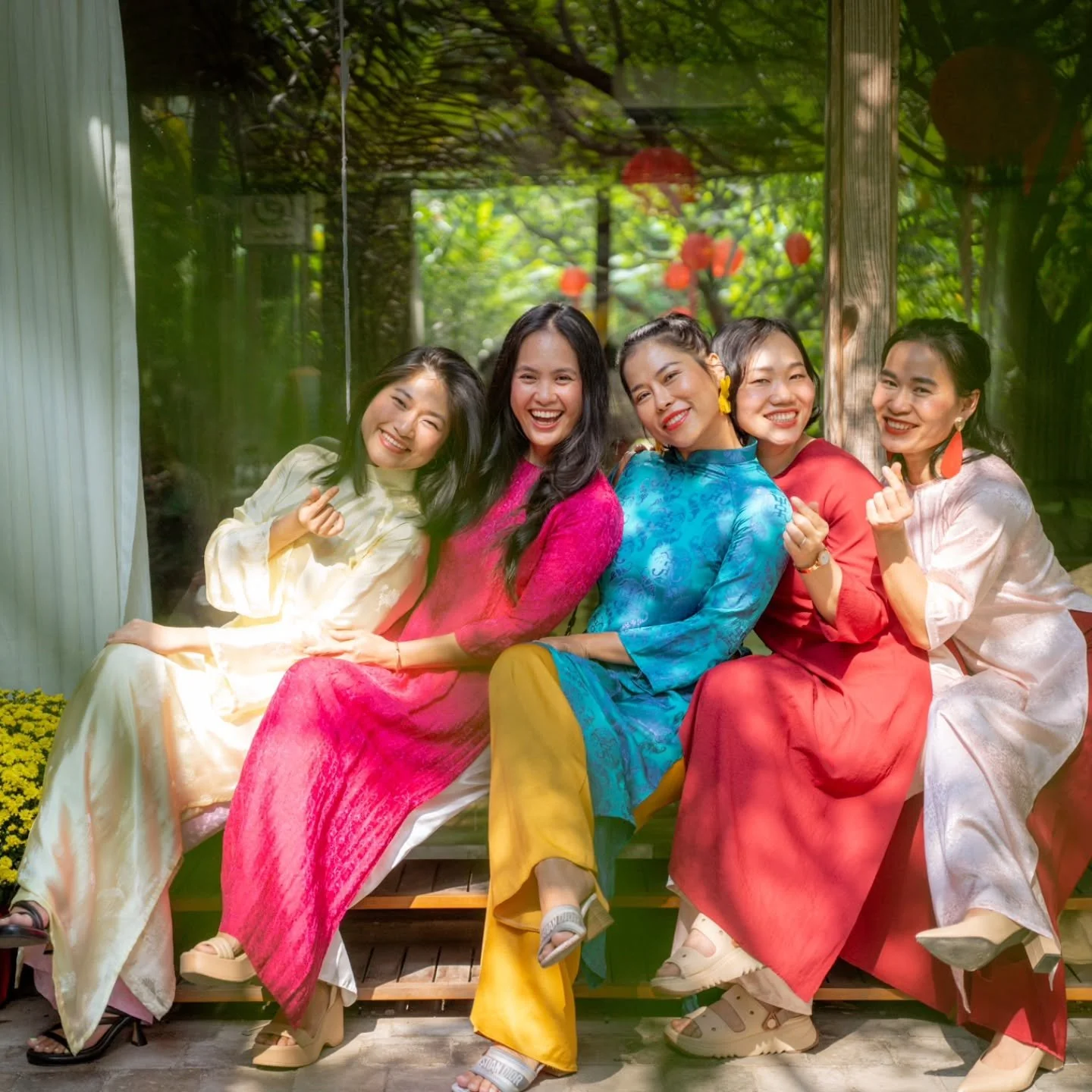 (Vui l&ograve;ng xem Tiếng Việt b&ecirc;n dưới)

Tết and Valentine arrive almost side by side this year - and it feels like a quiet reminder.
That love comes in many forms.

In friends who sit with us in silence.
In a hug that feels familiar.
In the 