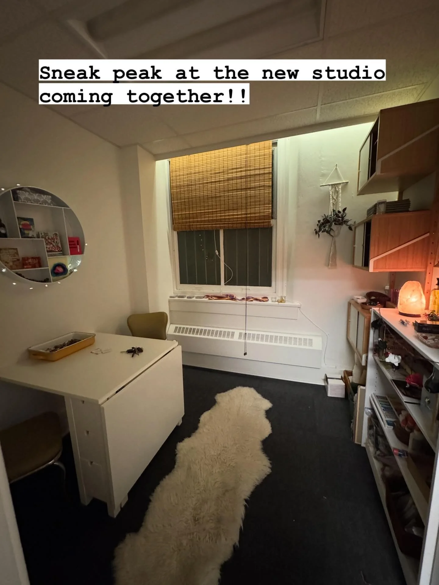 Thanks to all my clients of 2025 for their patience as I transitioned from @heartandhandsyyj to my own space at the Yarrow building on Fort st downtown. 

The new creative practice studio is up and running and ready for sessions starting the first we