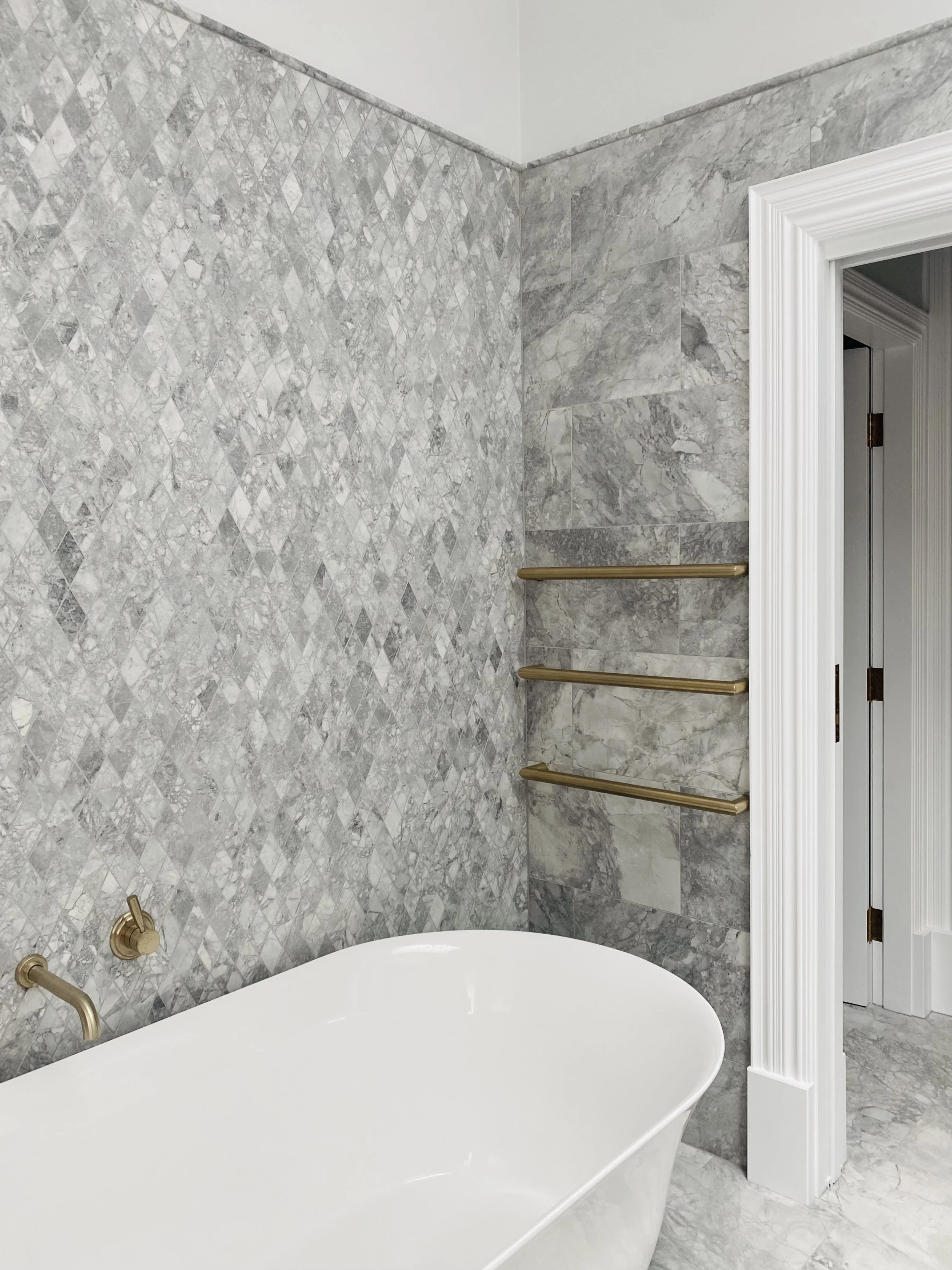 BATHROOMS©MHINTERIORS 008.jpg