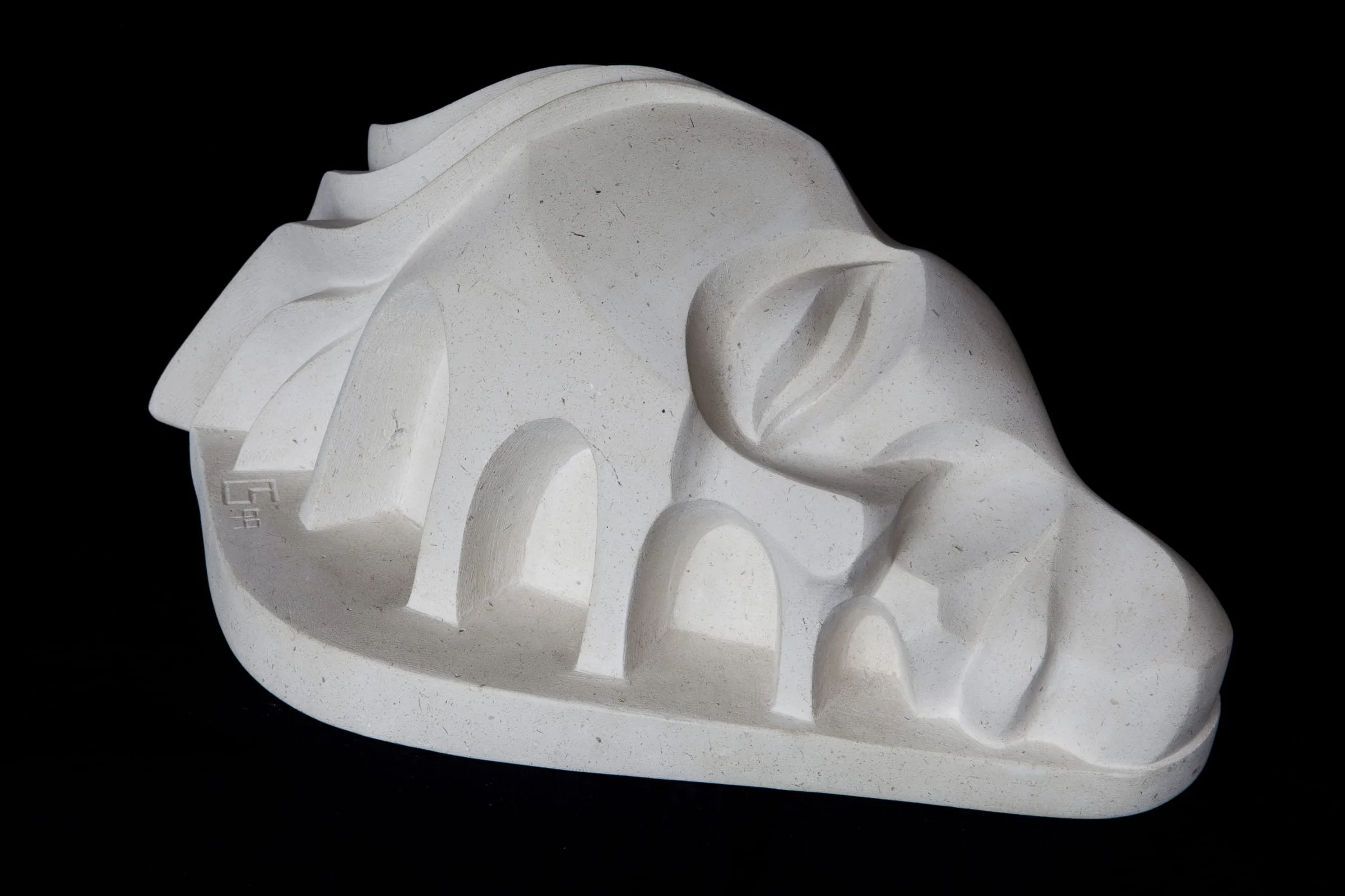 DREAMING    PORTLAND STONE   21  x 50 x 28cm