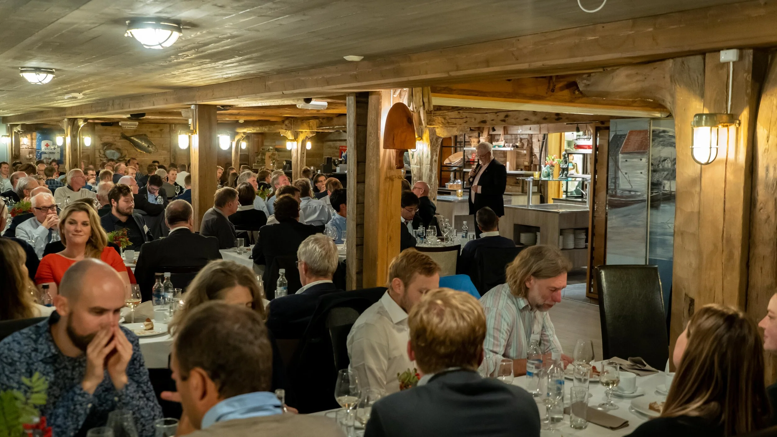 A memorable evening at Knutholmen: an exciting ferry trip from Florø and wonderful food served by the family run business