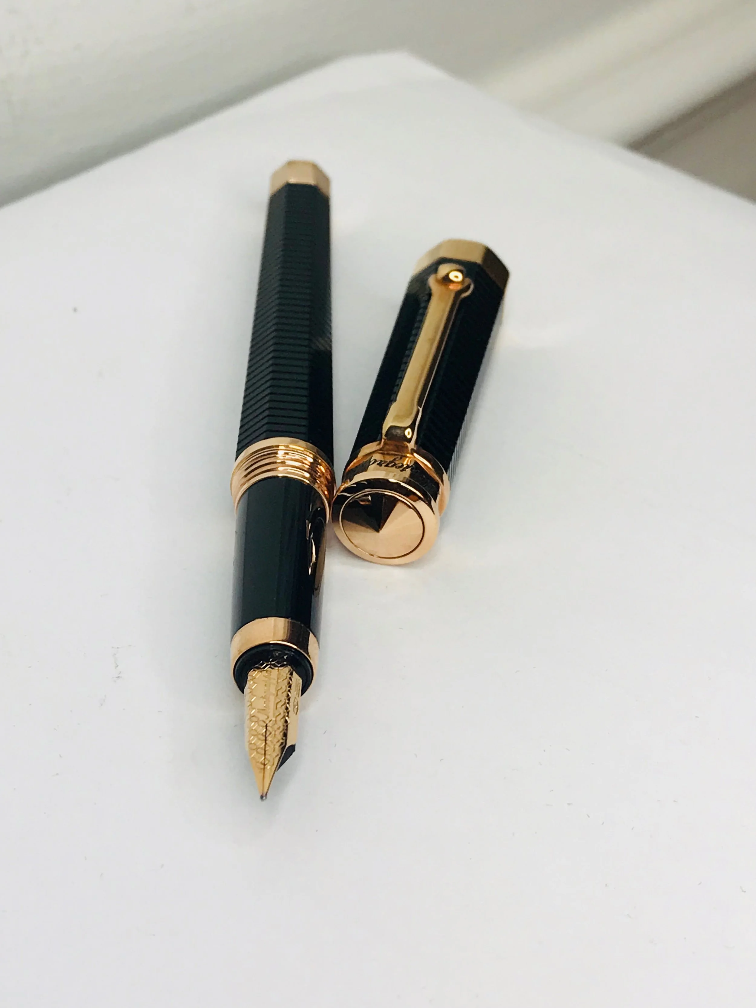 Montegrappa Nerouno Linea Red Gold Plated Fountaion Pen 