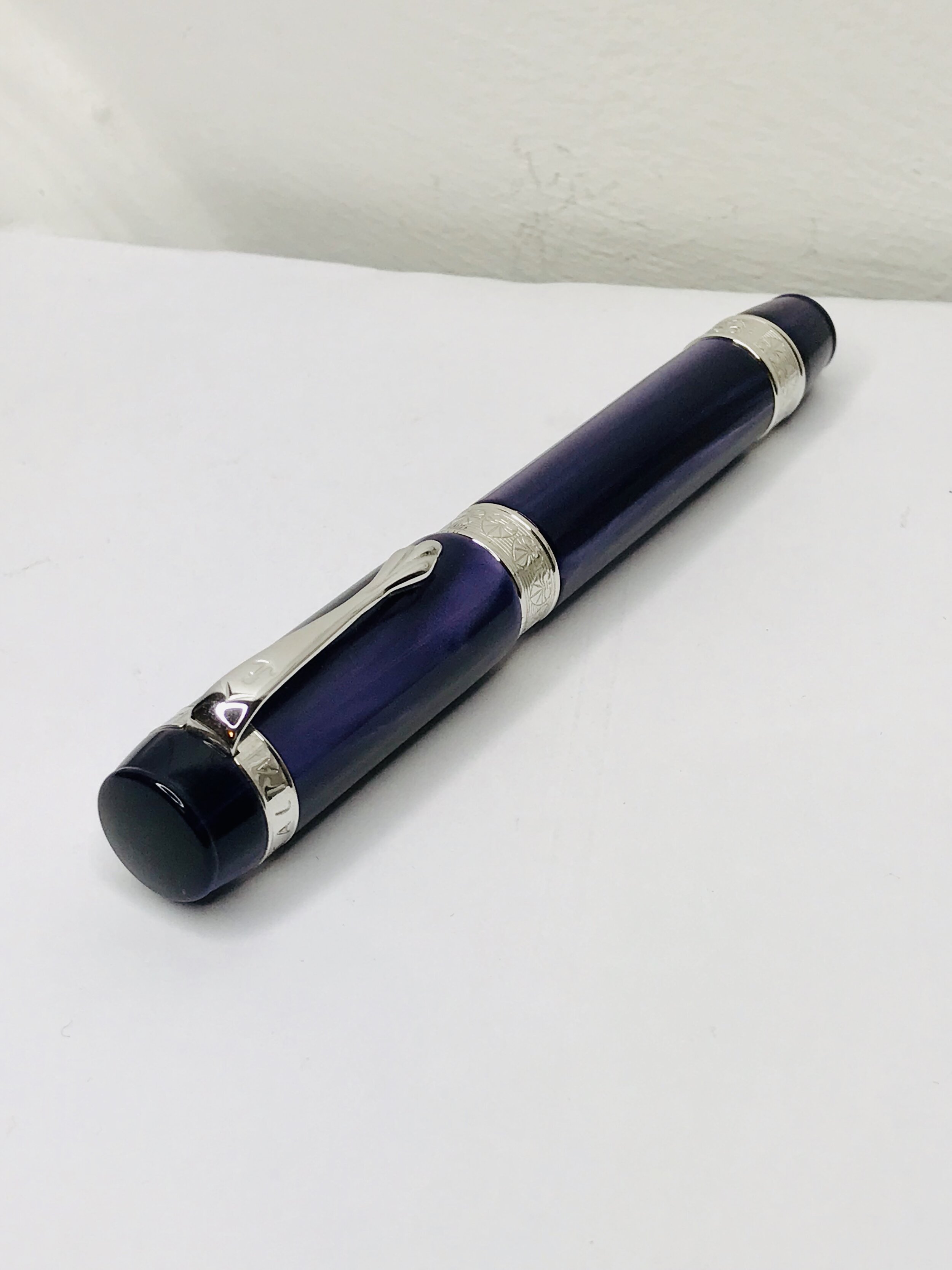 Ancora Perla Fountain Pen (2002) - Purple, Sterling Trim, 18k Fine Nib 