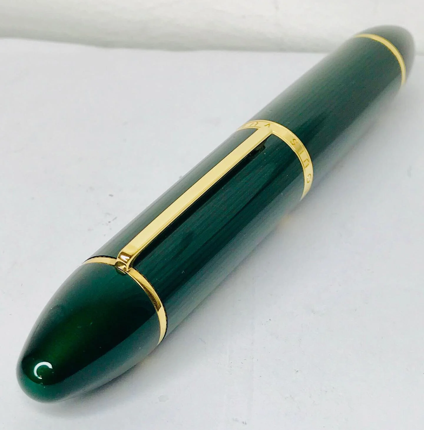Louis Vuitton Cargo Green Lacquer Striped Fountain Pen.(M) — ST
