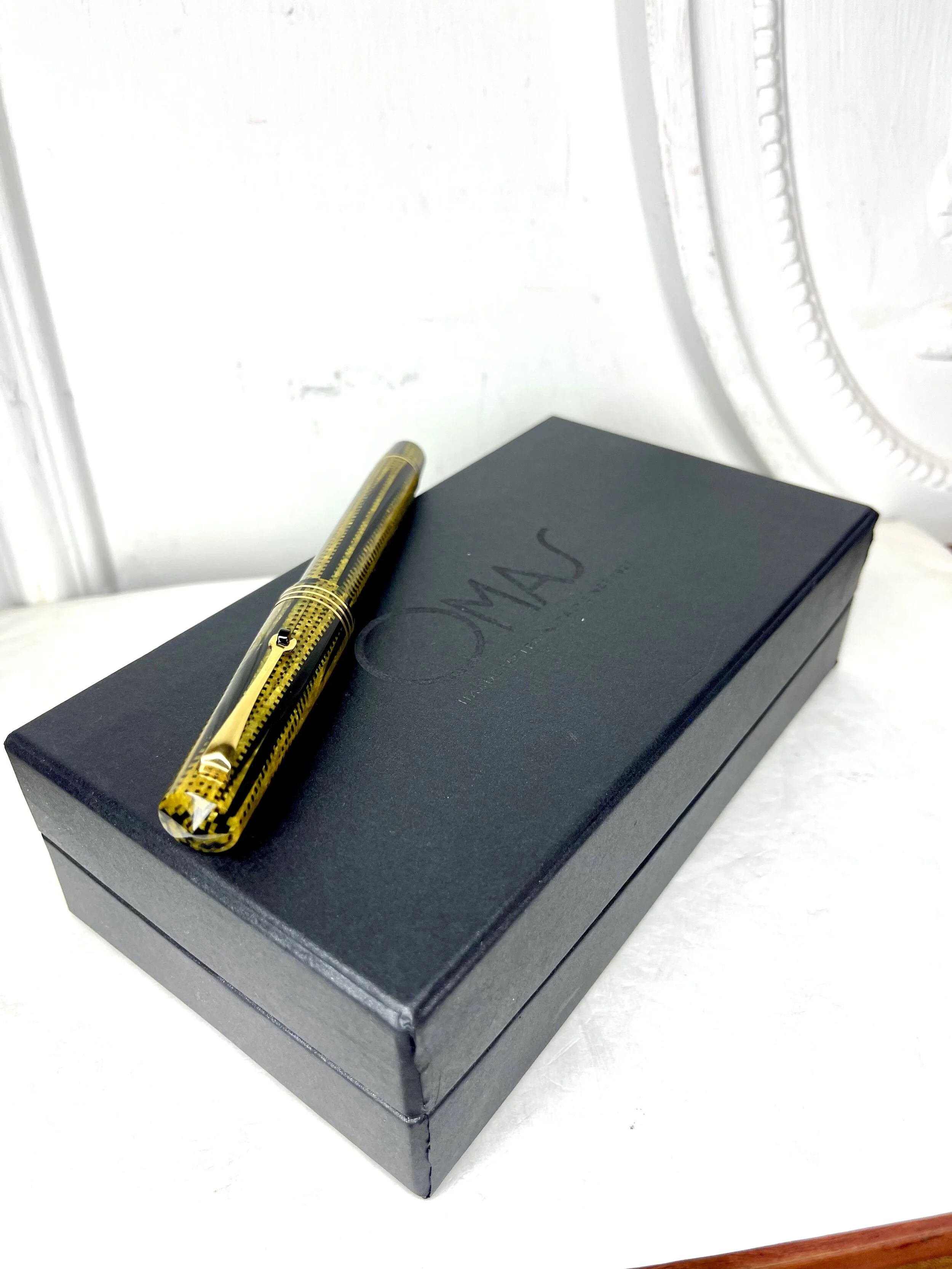 Omas Bologna Burkina Fountain Pen in Gold Trims (F)