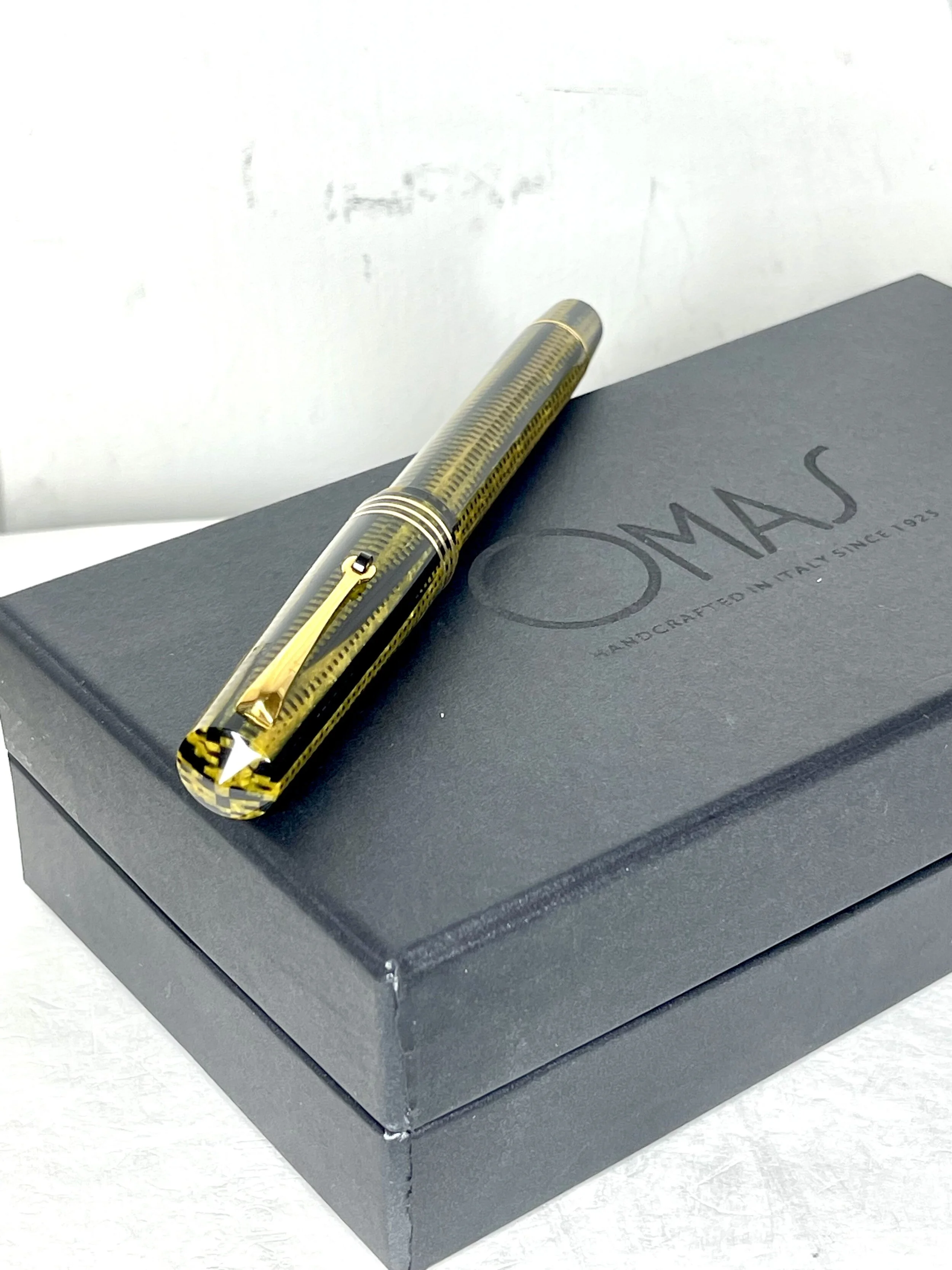 Omas Bologna Burkina Fountain Pen (B)