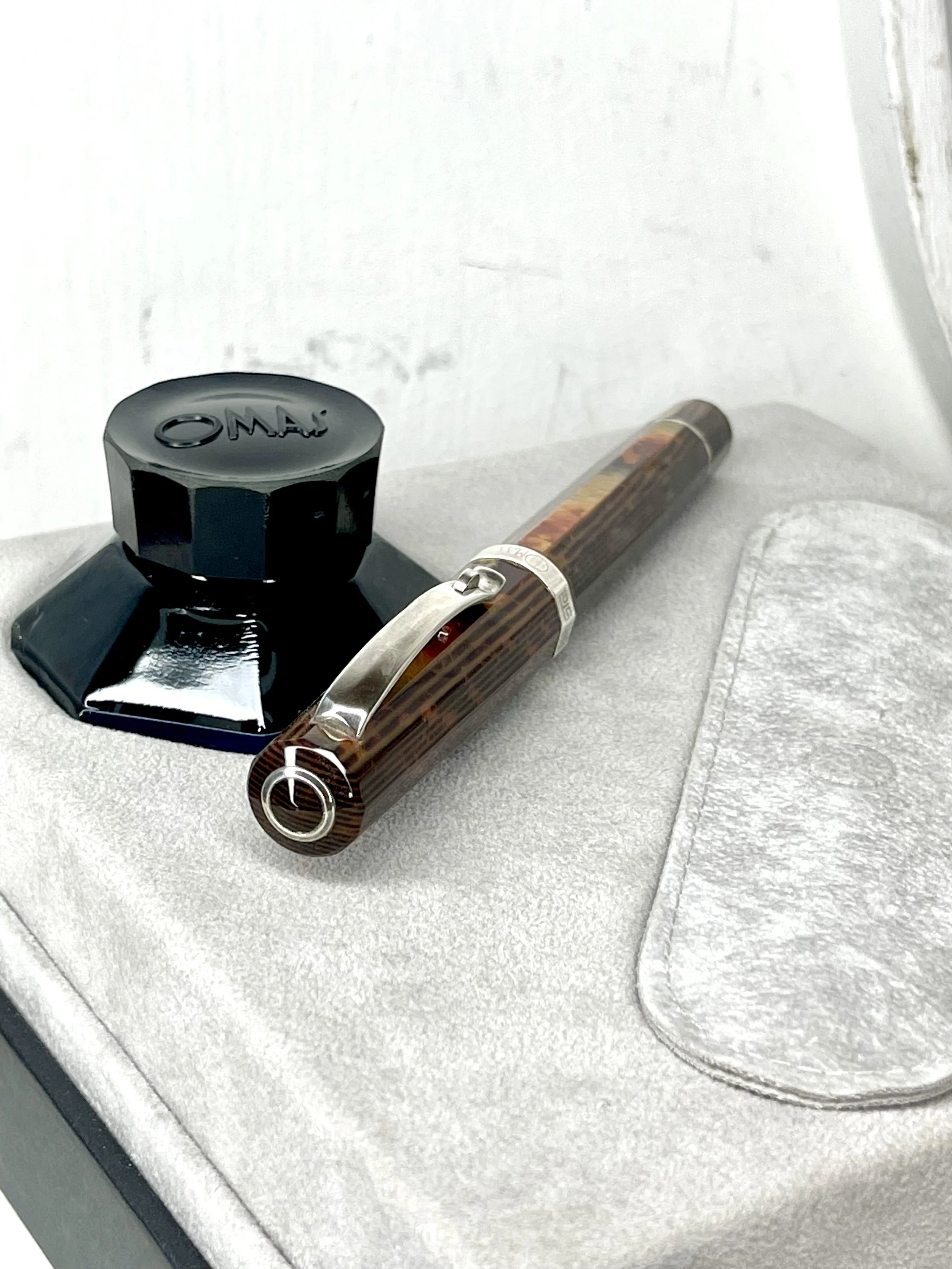 Omas Grand Paragon Arco Bronze Fountain Pen (Rare) (B)