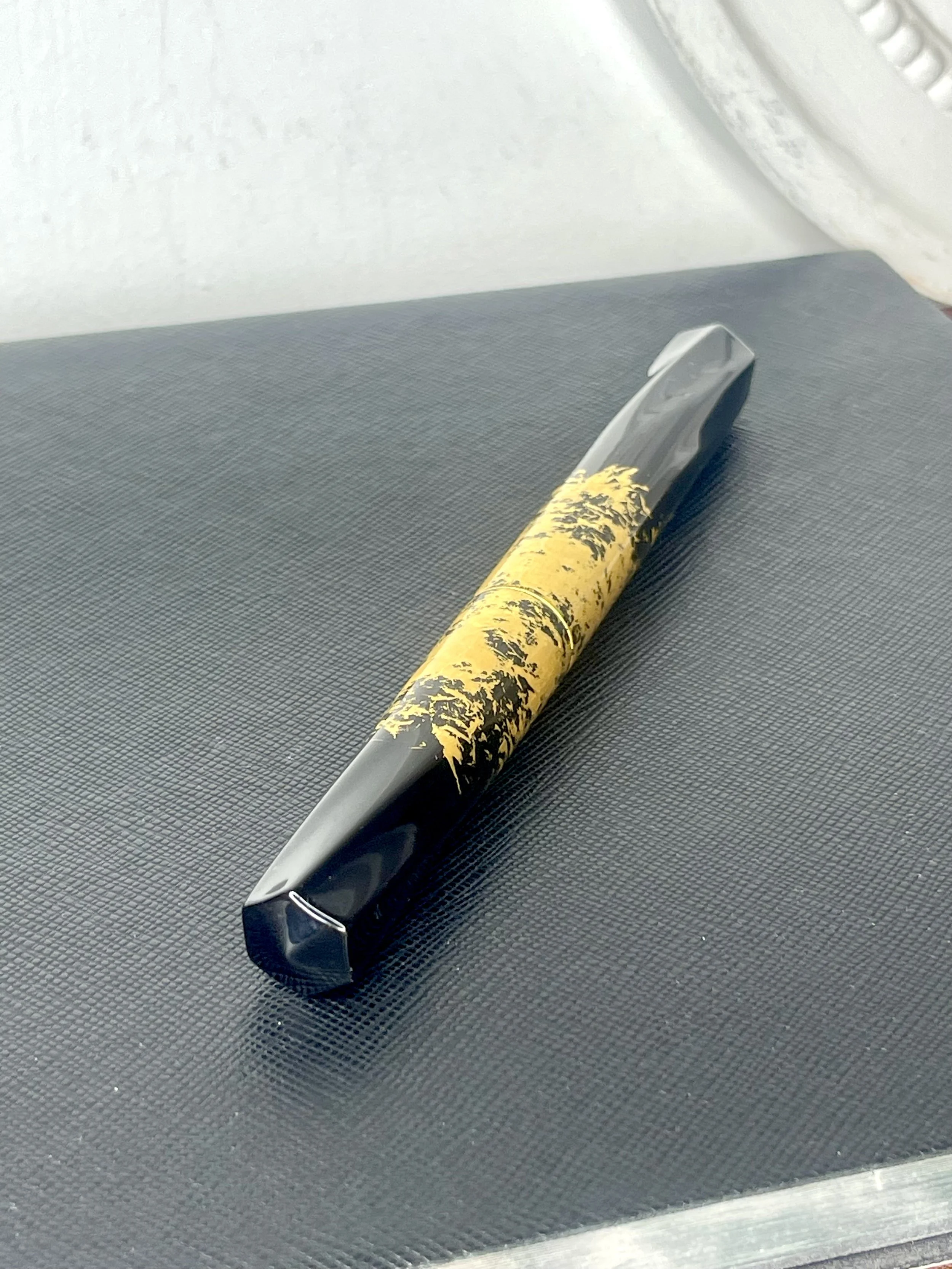 Chateau Archduke Rasen BL02 Bespoke Lacquer Black and Gold Fountain Pen