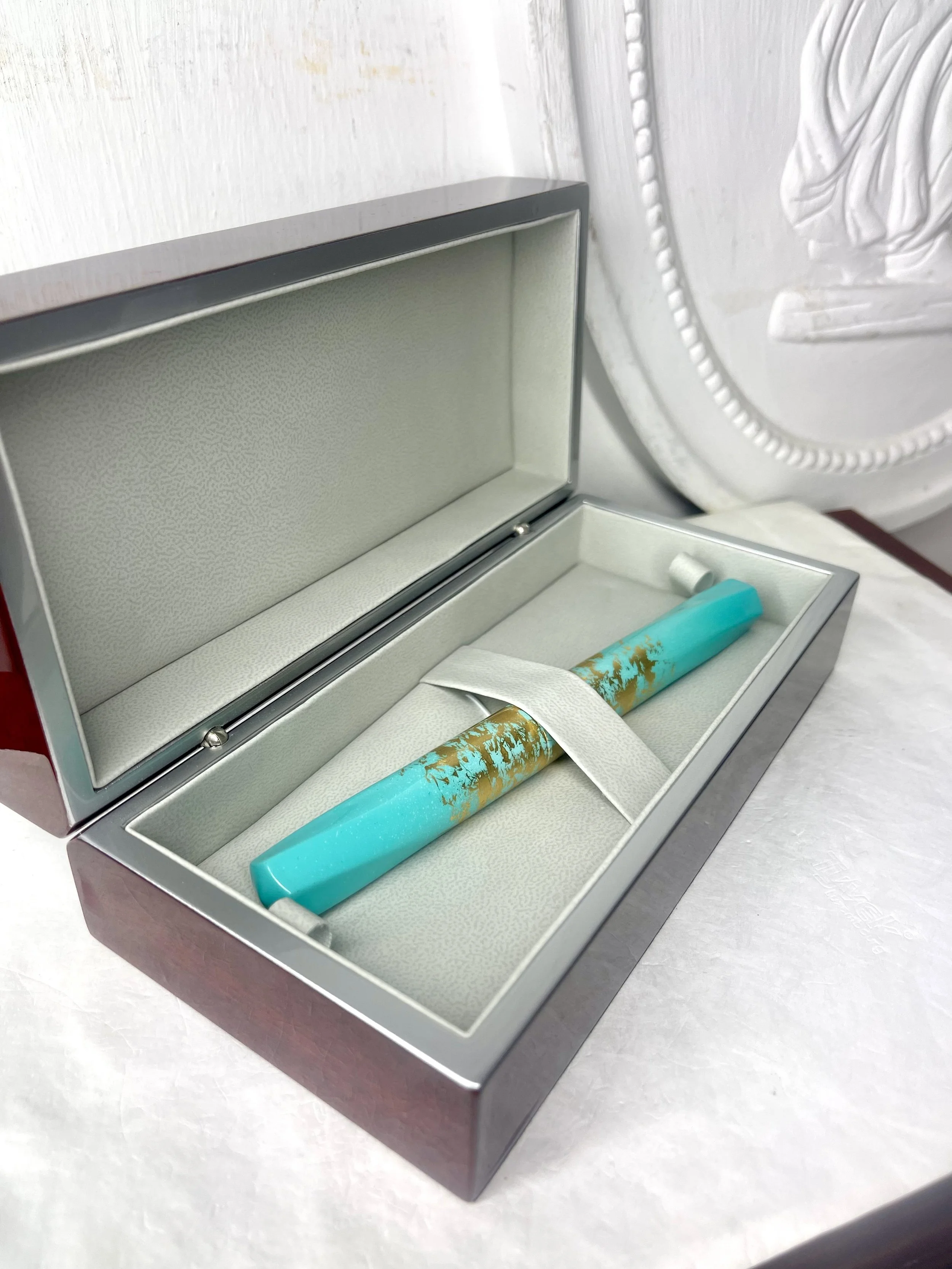 Chateau Archduke Rasen BL01 Bespoke Lacquer Ombré Turquoise Fountain Pen