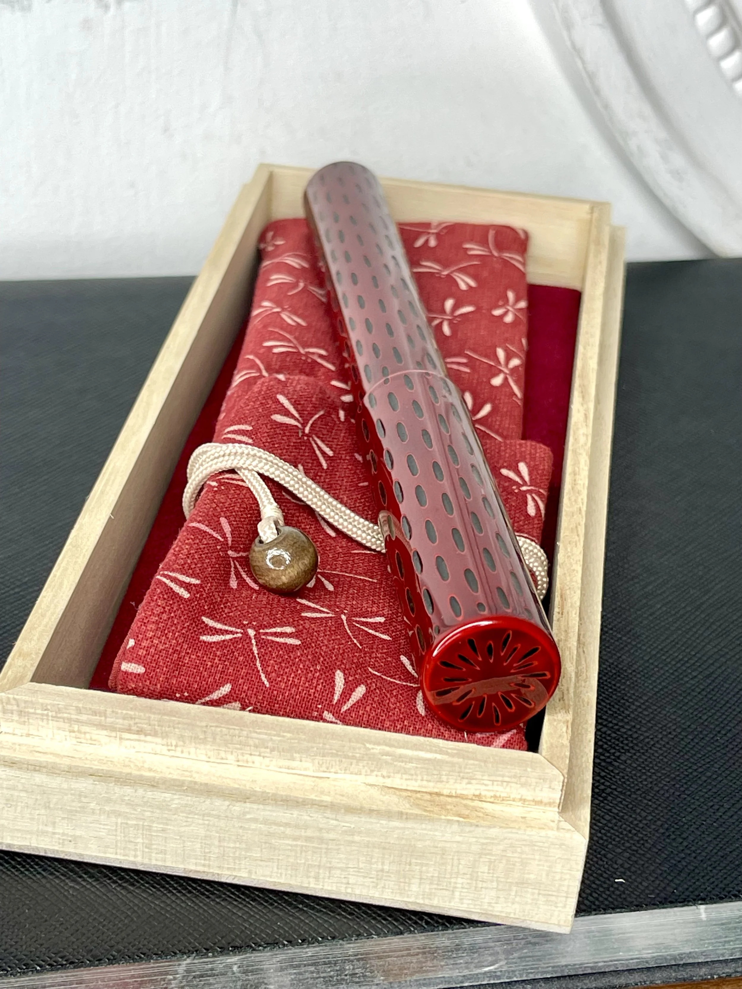 Danitrio Kama-nuri in Red on Genkai Fountain Pen