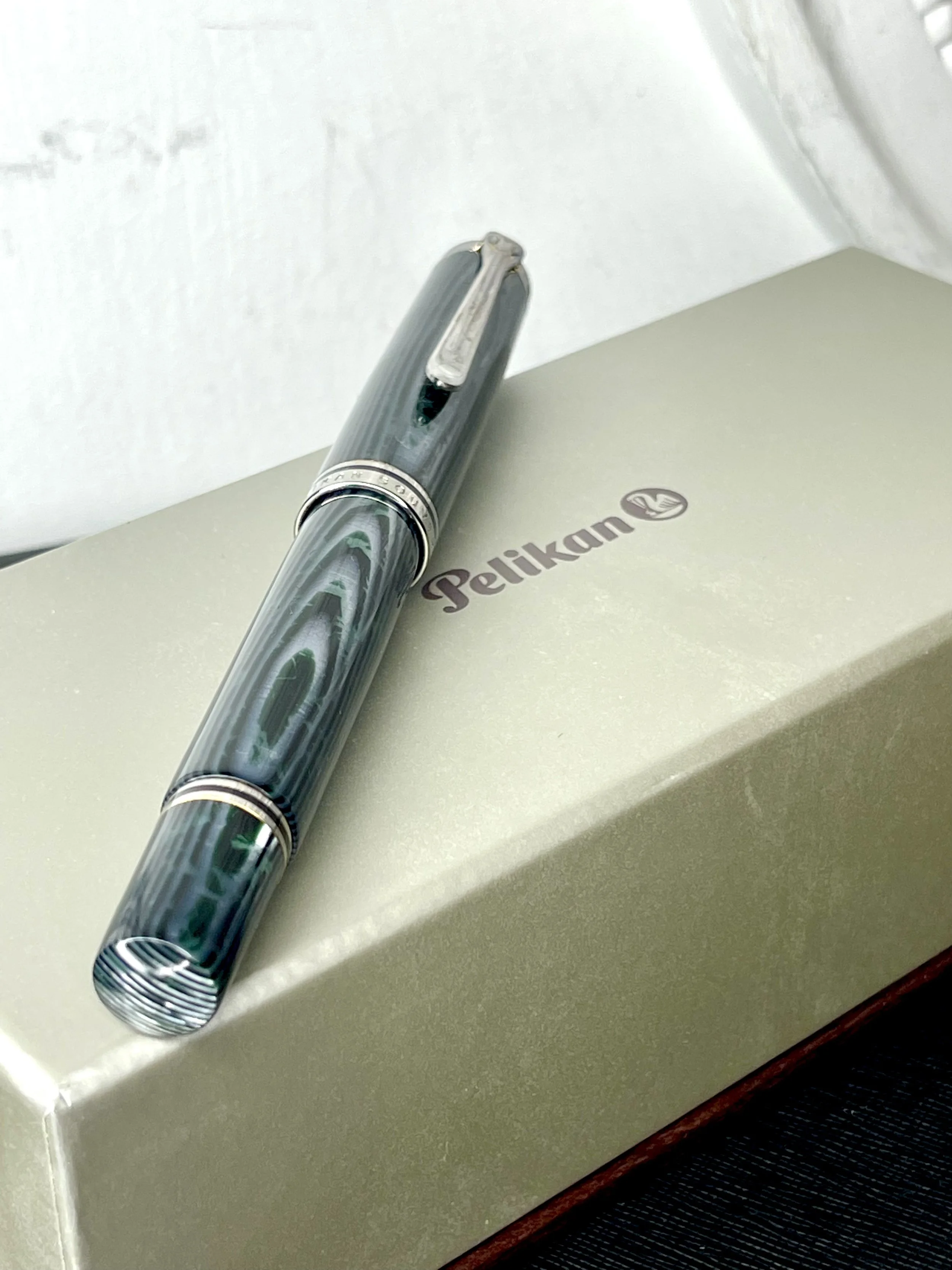 Pelikan Souverain M1000 Fountain Pen in Arco Verde Celluloid