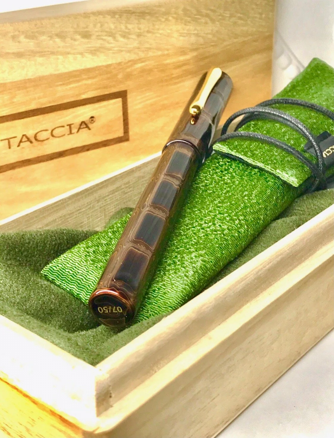 Taccia Limited Edition Reserve Earth in Bamboo Shaft Limited Edition Fountain Pen.
