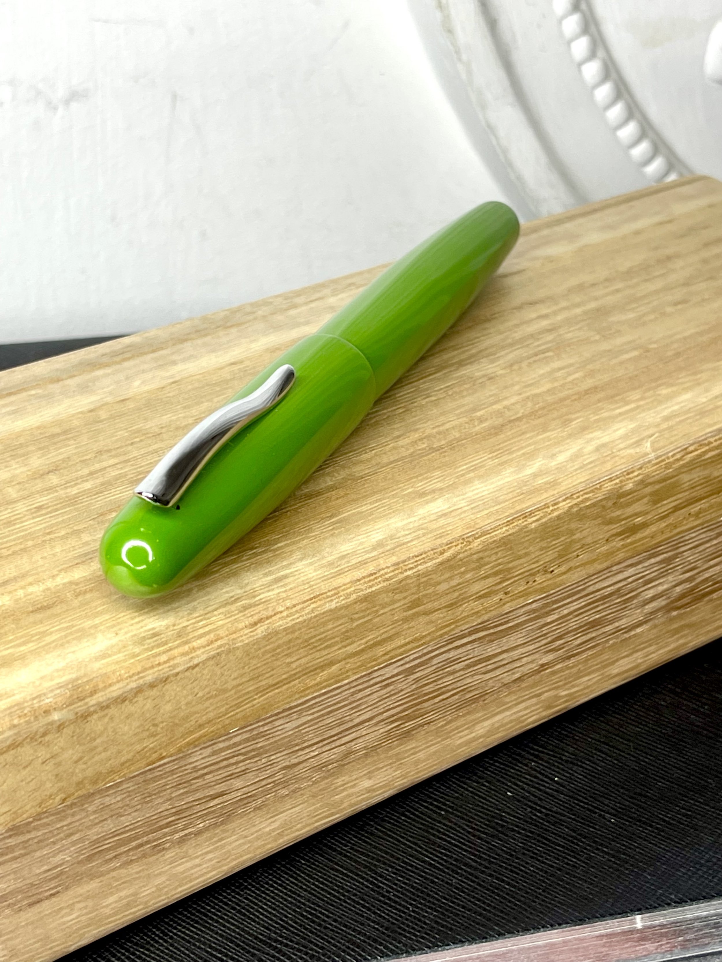 Danitrio Roiro-migaki in Lime Green on Takumi Fountain Pen